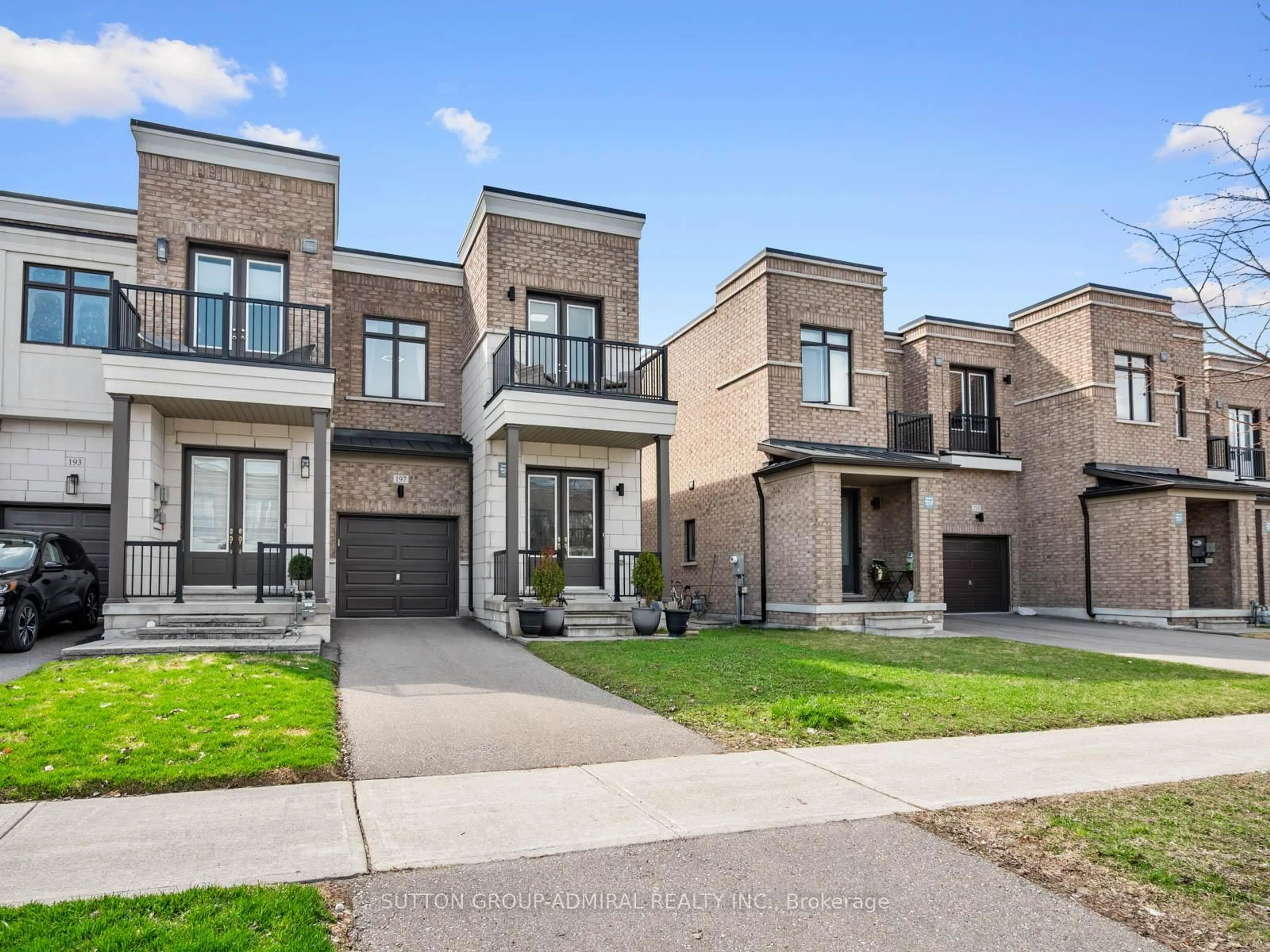 Home with brick exterior material, street for 197 Elyse Crt, Aurora Ontario L4G 2C9