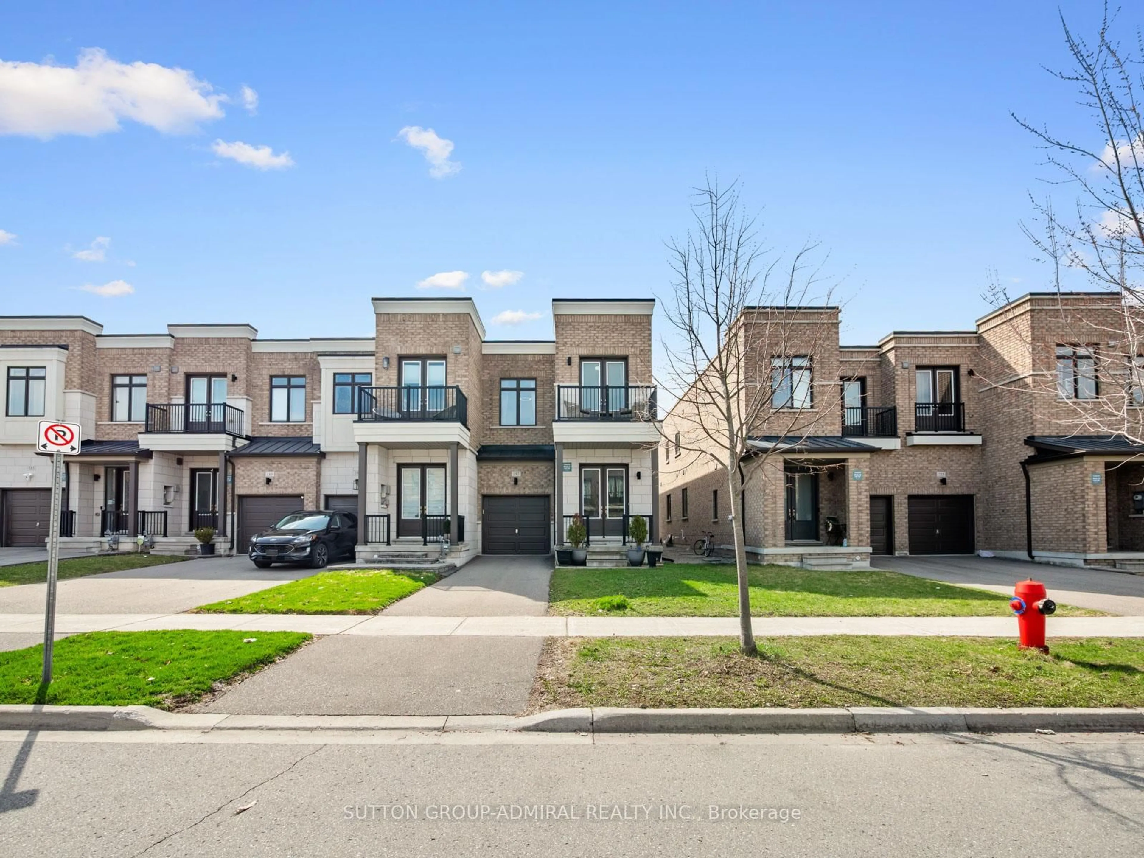 Home with brick exterior material, street for 197 Elyse Crt, Aurora Ontario L4G 2C9