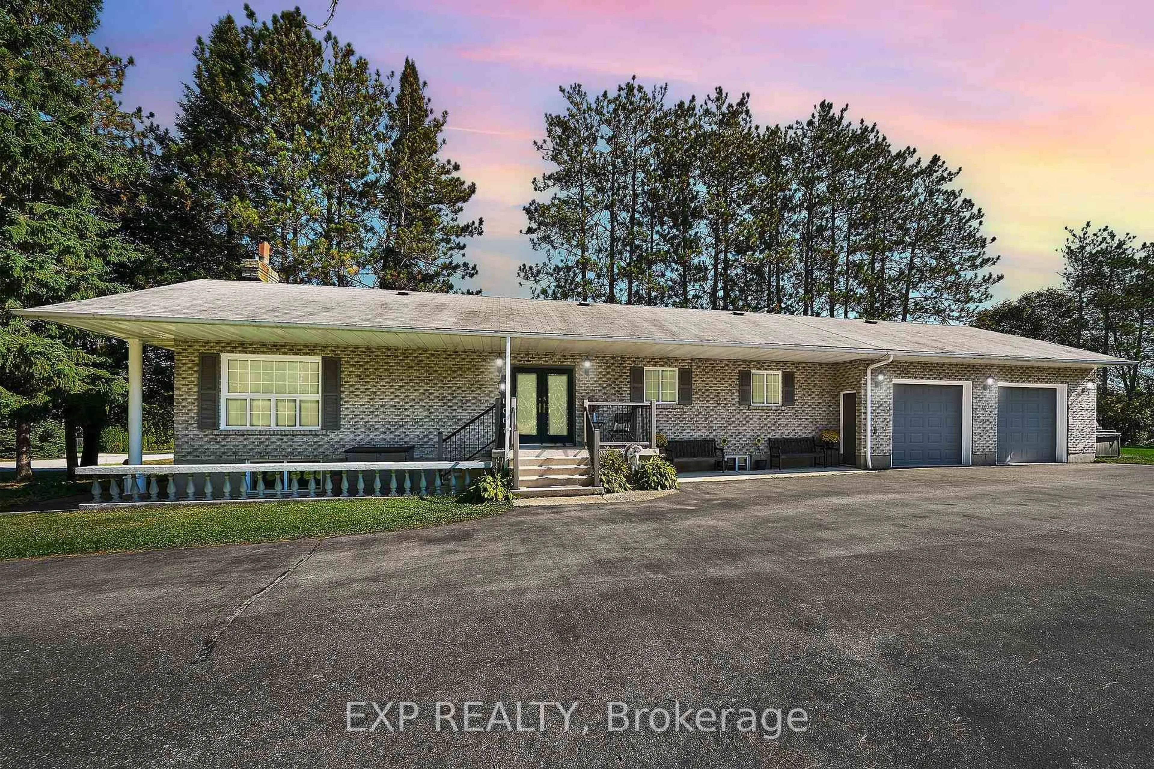 A pic from outside/outdoor area/front of a property/back of a property/a pic from drone, street for 9 Hilda Ave, Uxbridge Ontario L9P 1R2