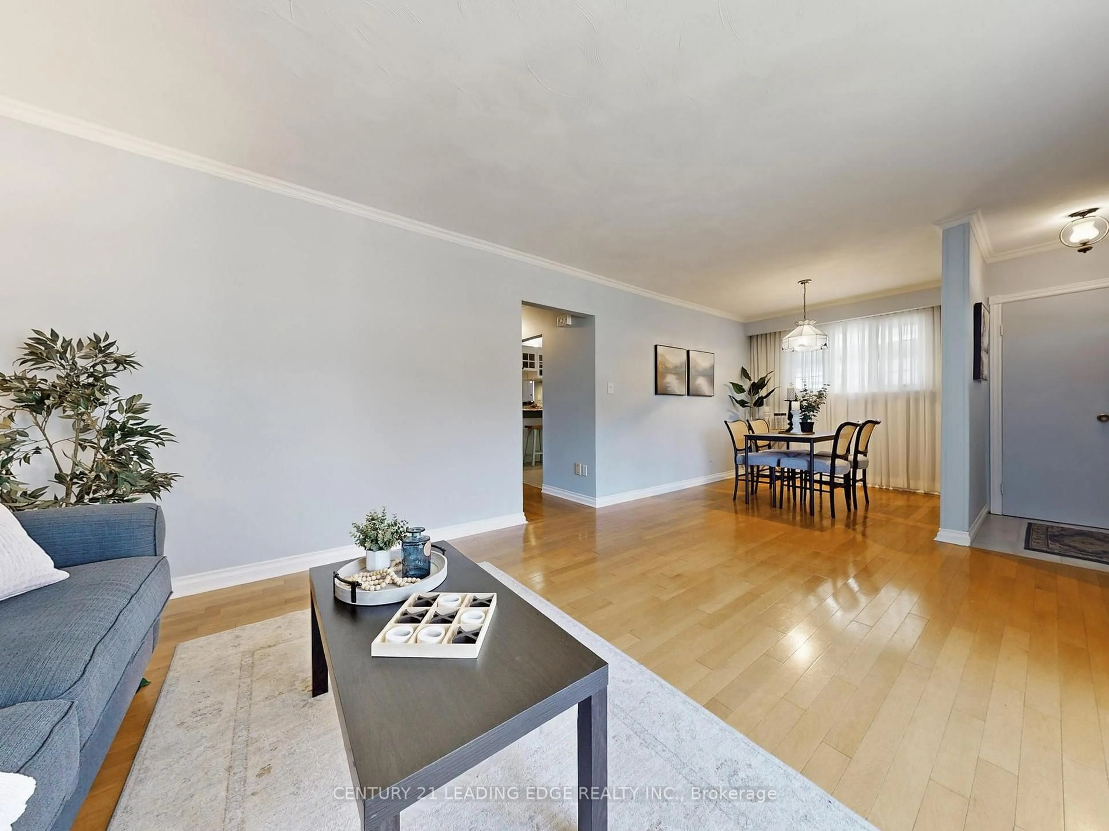 Living room with furniture, wood/laminate floor for 22 MARKHAM St, Markham Ontario L3P 2L3