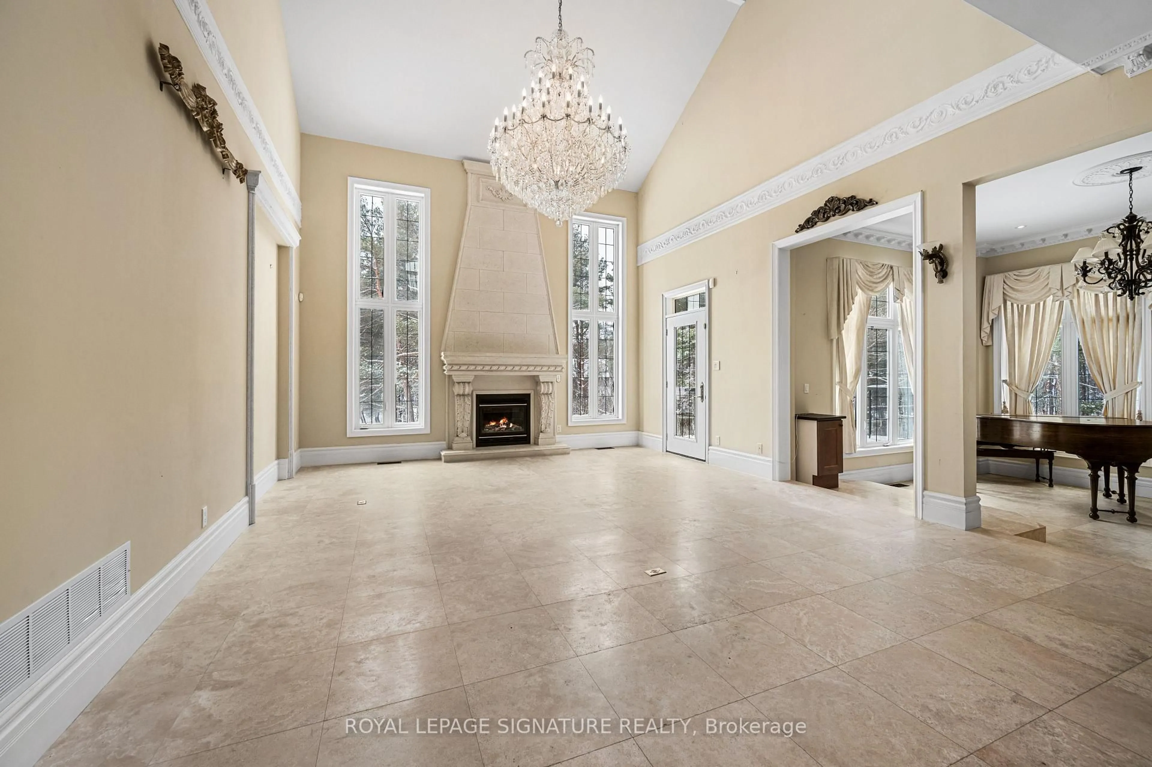 Unknown for 8 Elia Dr, Whitchurch-Stouffville Ontario L4A 7X5