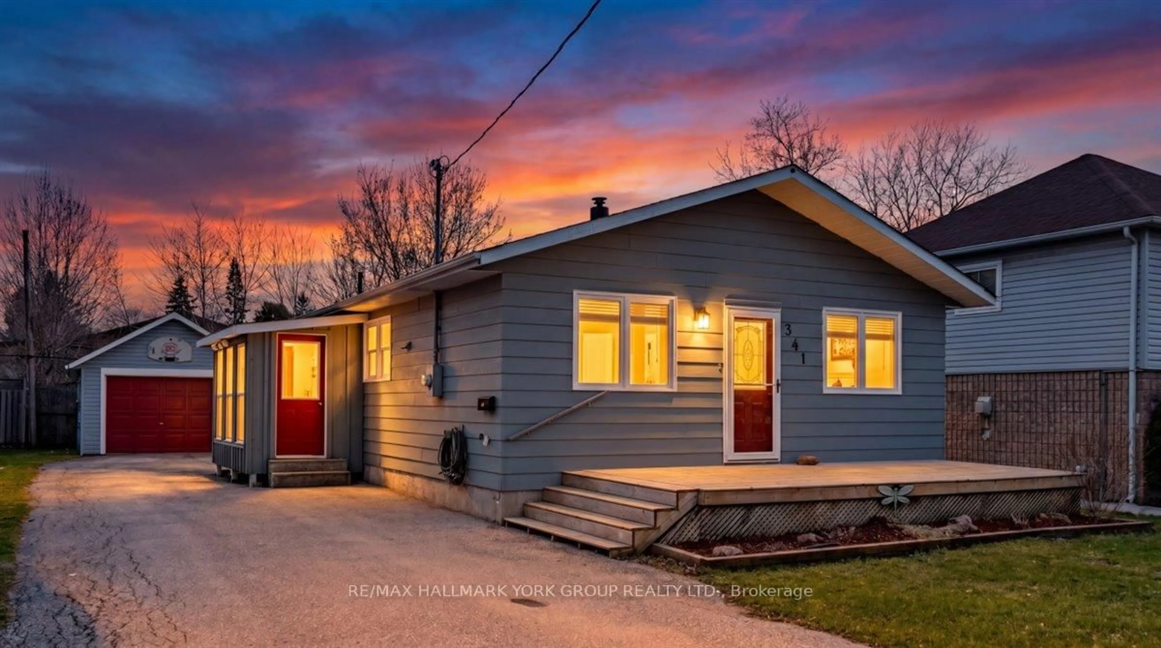 Home with vinyl exterior material, street for 341 Pasadena Dr, Georgina Ontario L4P 2Z2