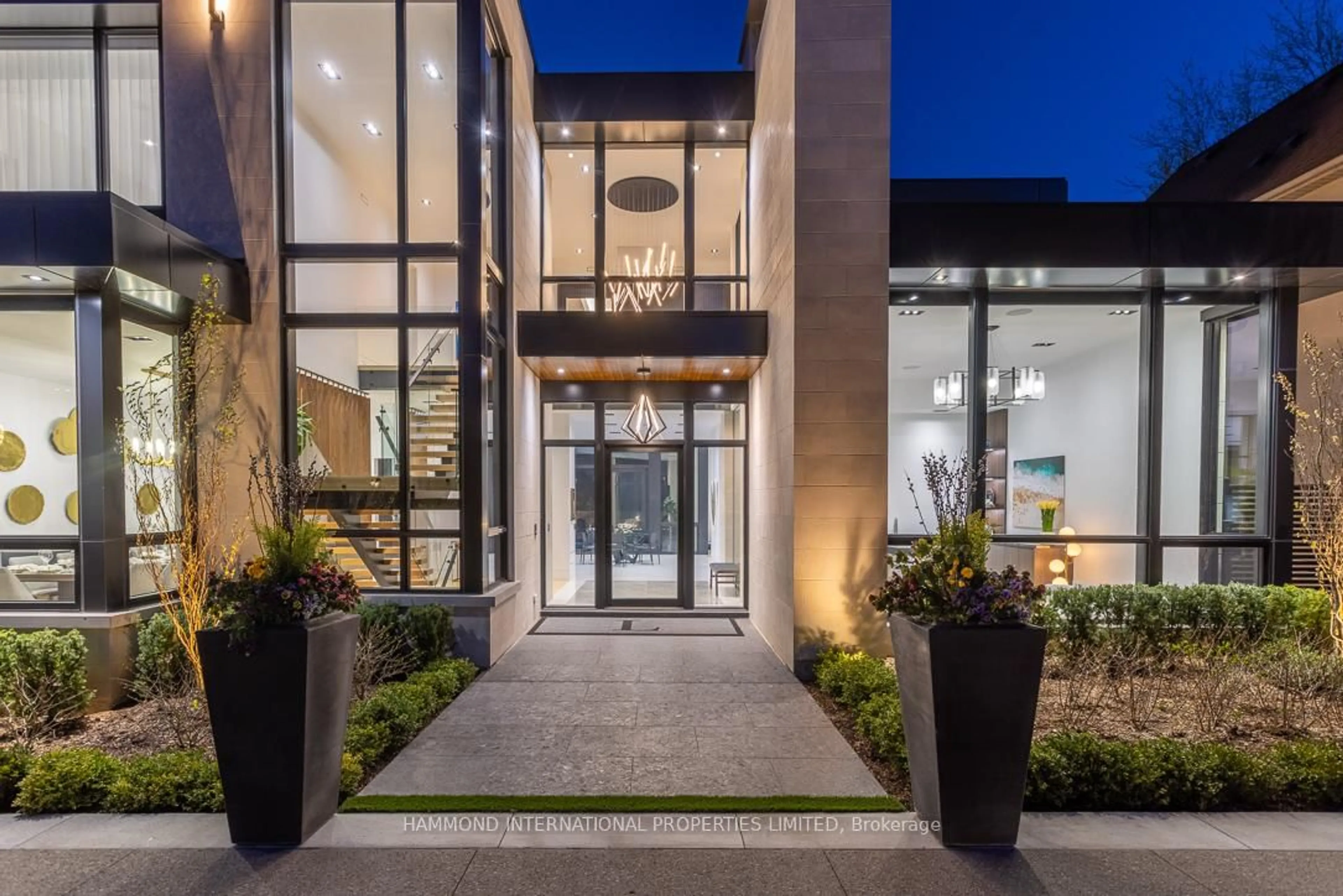 Indoor entryway for 113 Elgin St, Markham Ontario L3T 1W7