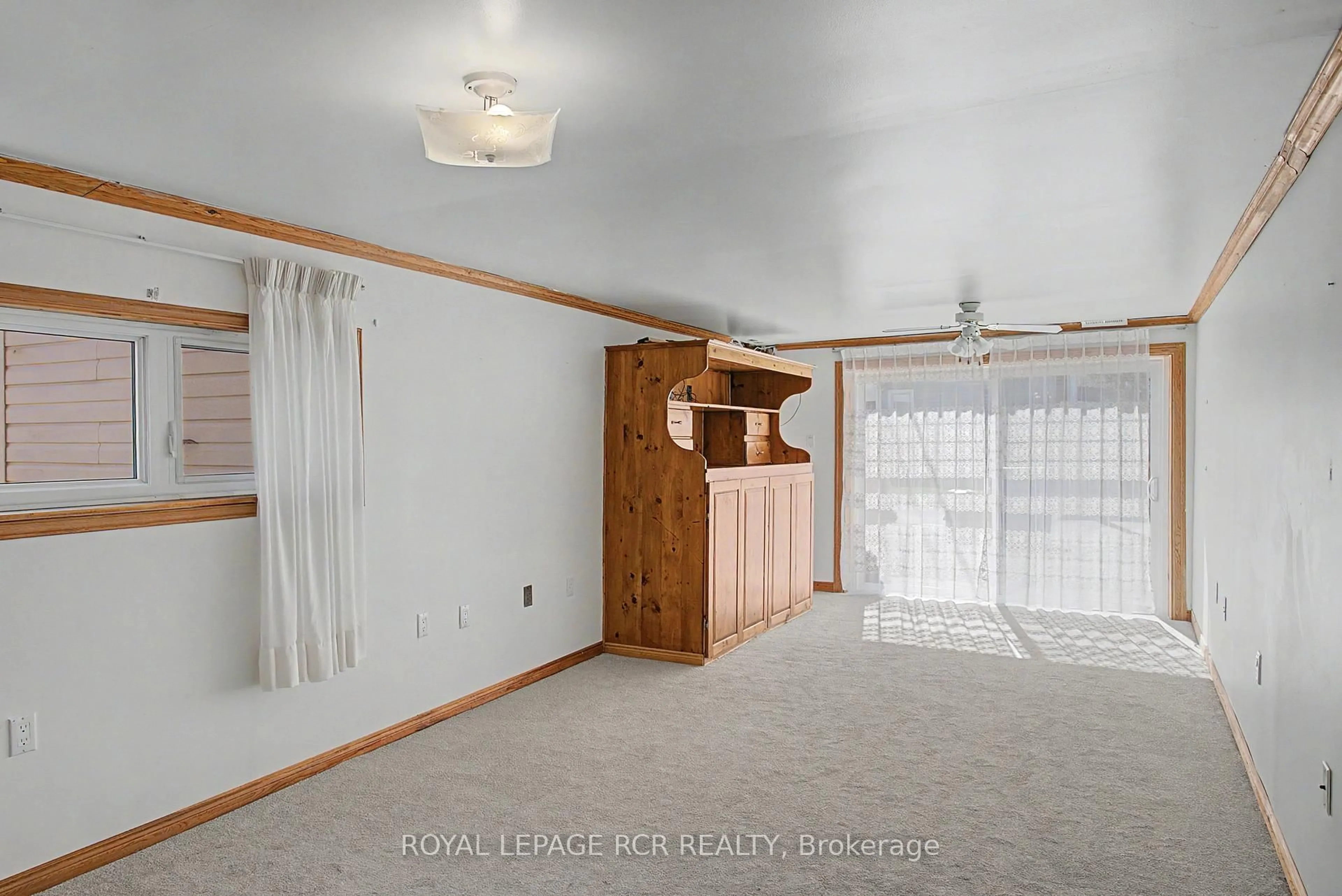 A pic of a room for 161 Charlotte St, Newmarket Ontario L3Y 3S7