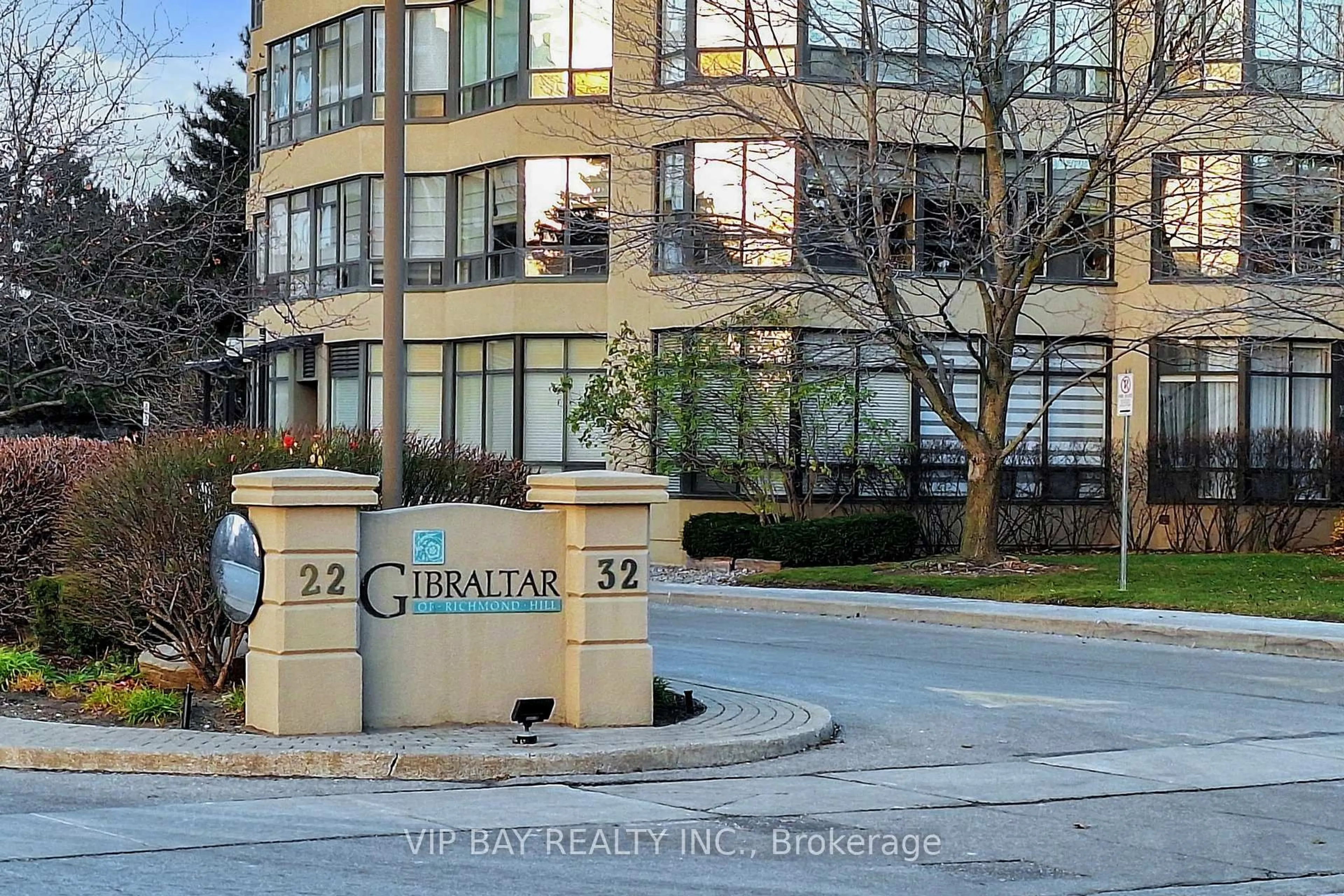 Unknown for 32 Clarissa Dr #524, Richmond Hill Ontario L4C 9R7