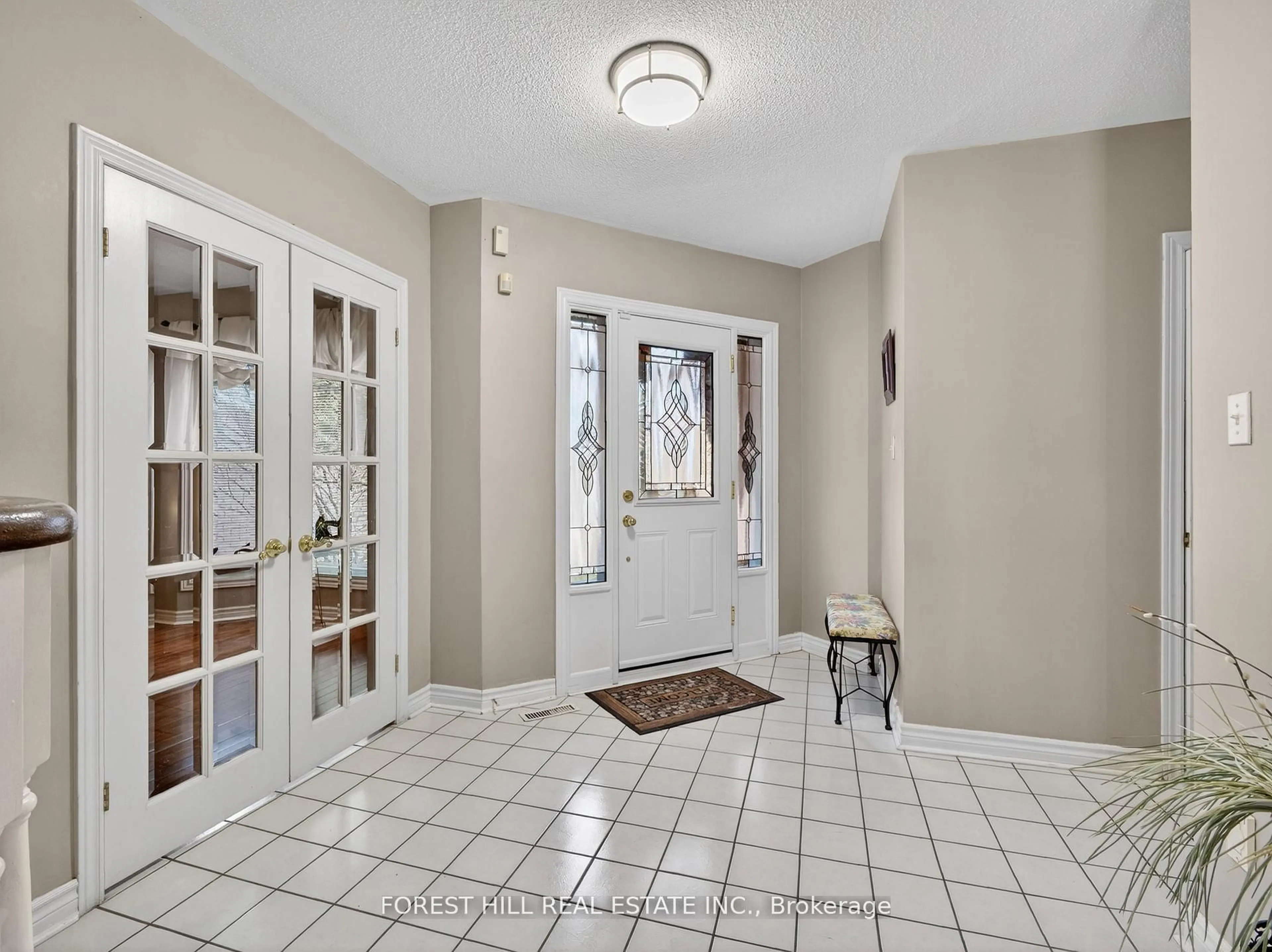 Indoor entryway for 43 Rockwood Cres, Vaughan Ontario L4J 7T2