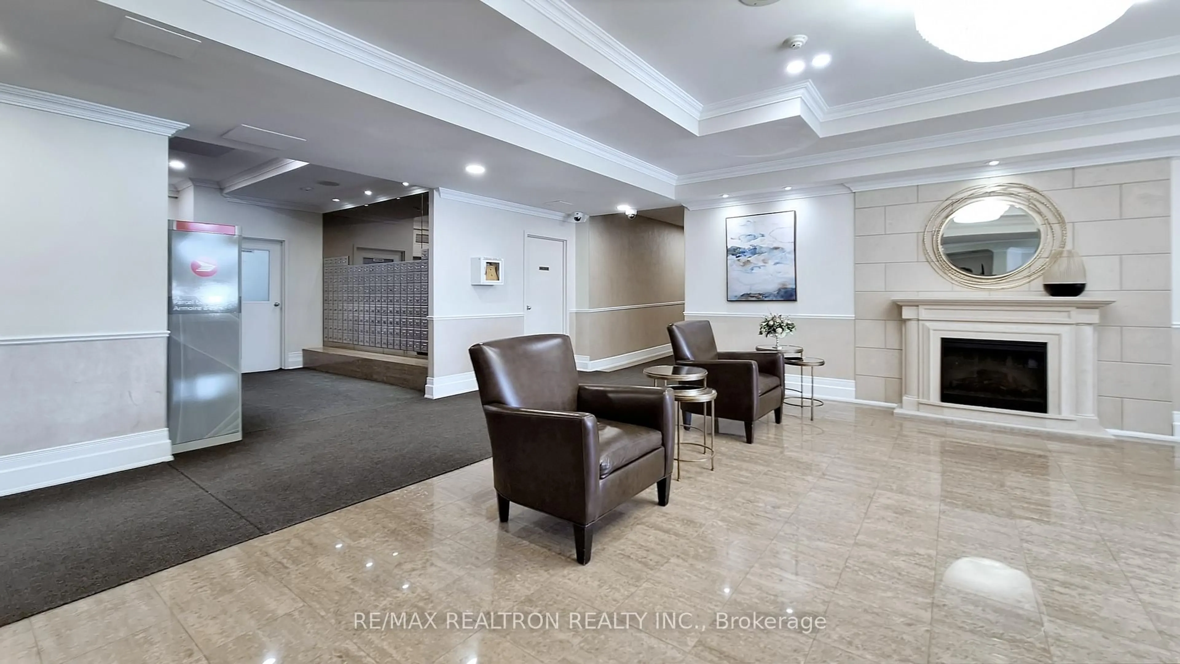 Lobby for 40 Harding Blvd #404, Richmond Hill Ontario L4C 9S5