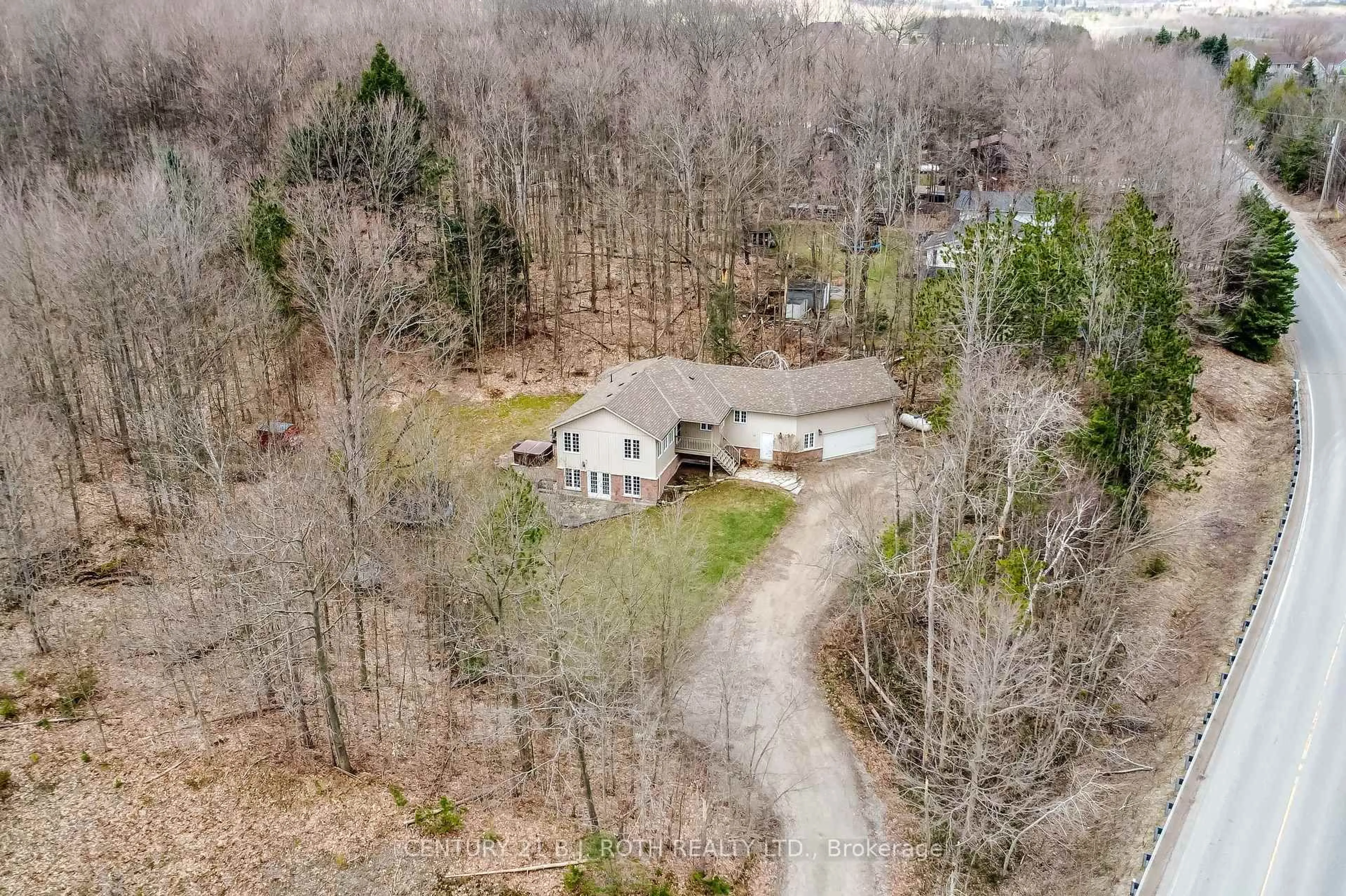 A pic from outside/outdoor area/front of a property/back of a property/a pic from drone, unknown for 4927 25 Side Rd, Essa Ontario L4M 4S4