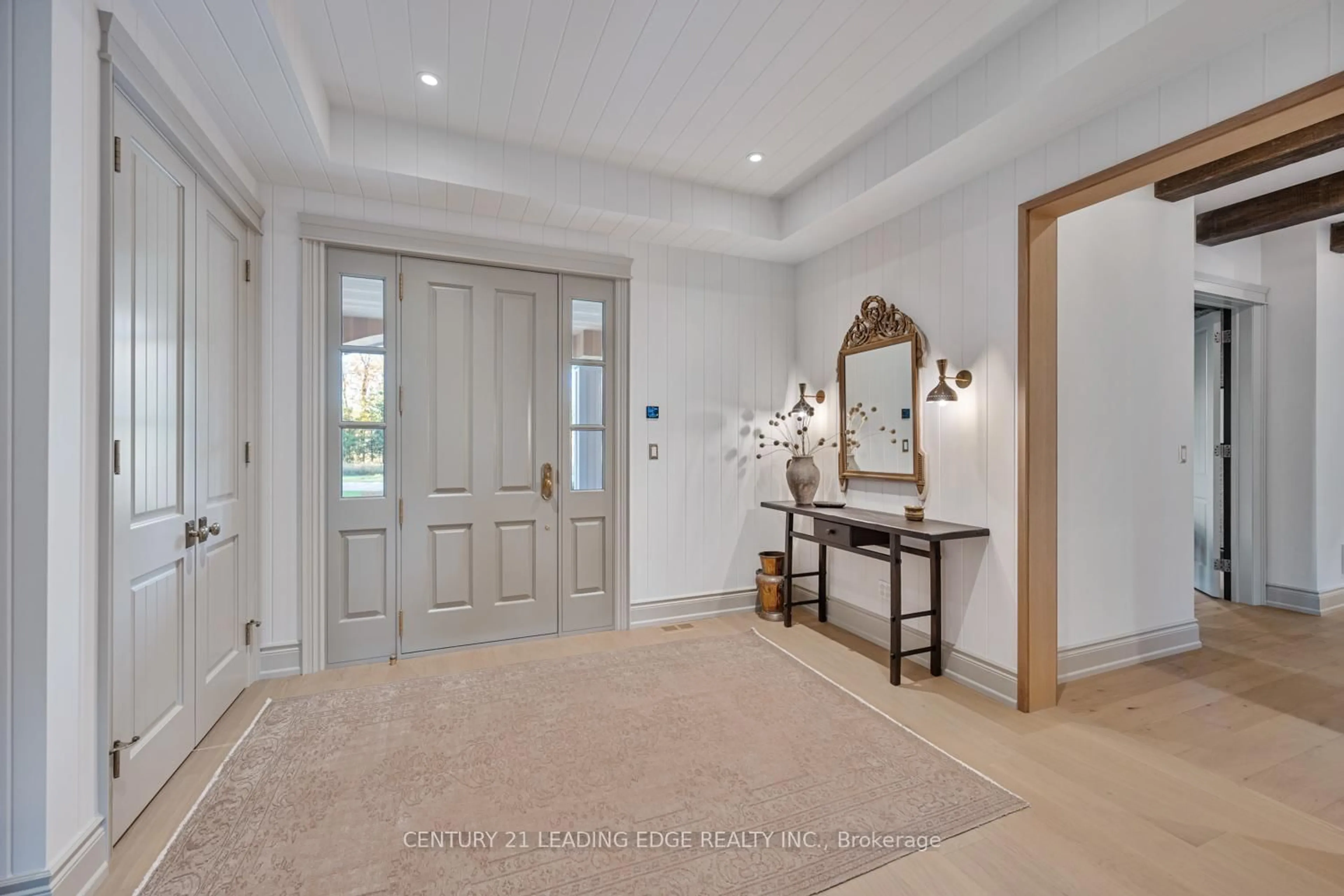 Indoor entryway for 43 Newton Reed Cres, Uxbridge Ontario L9P 0R3