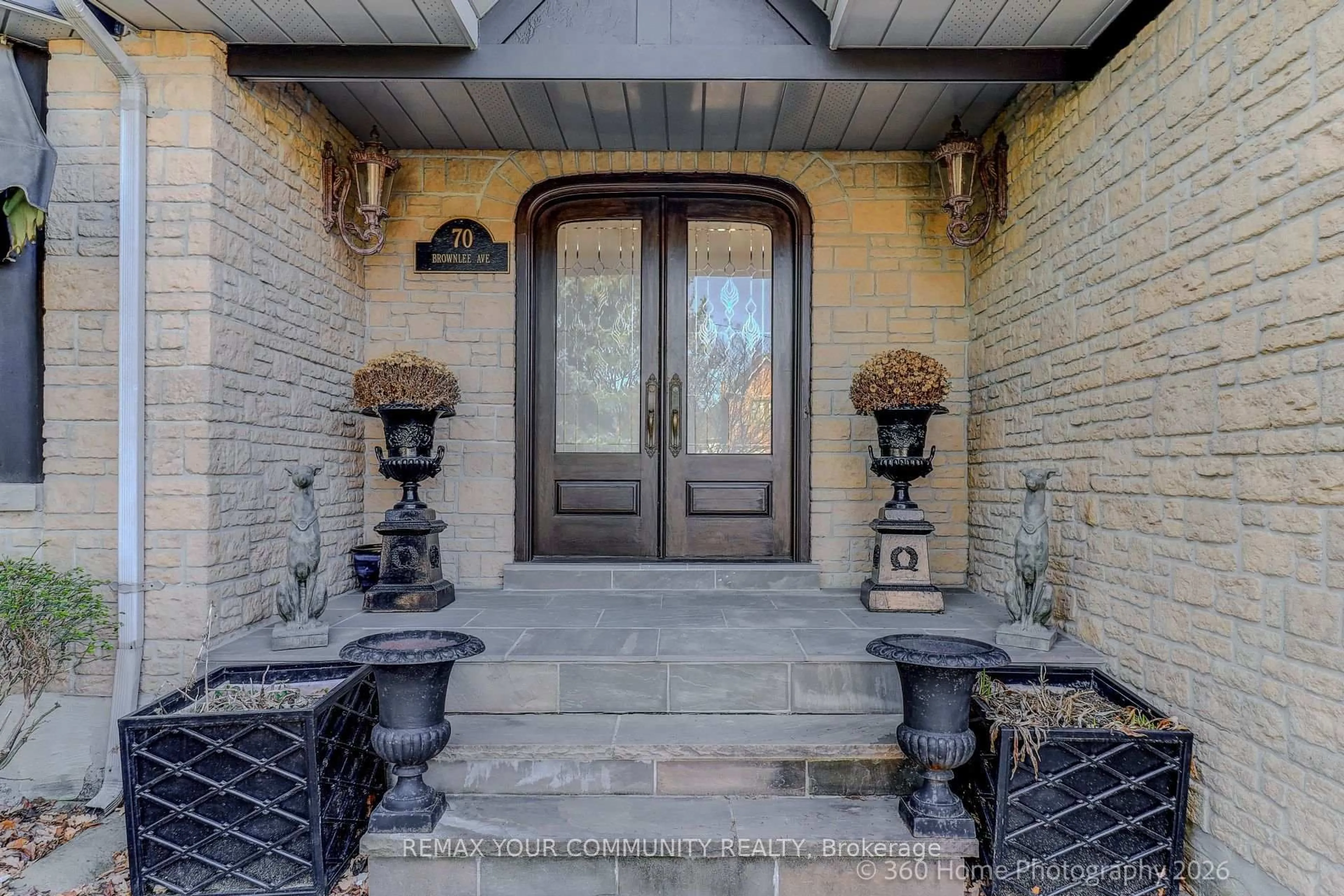 Indoor entryway for 70 Brownlee Ave, Vaughan Ontario L4L 8H4