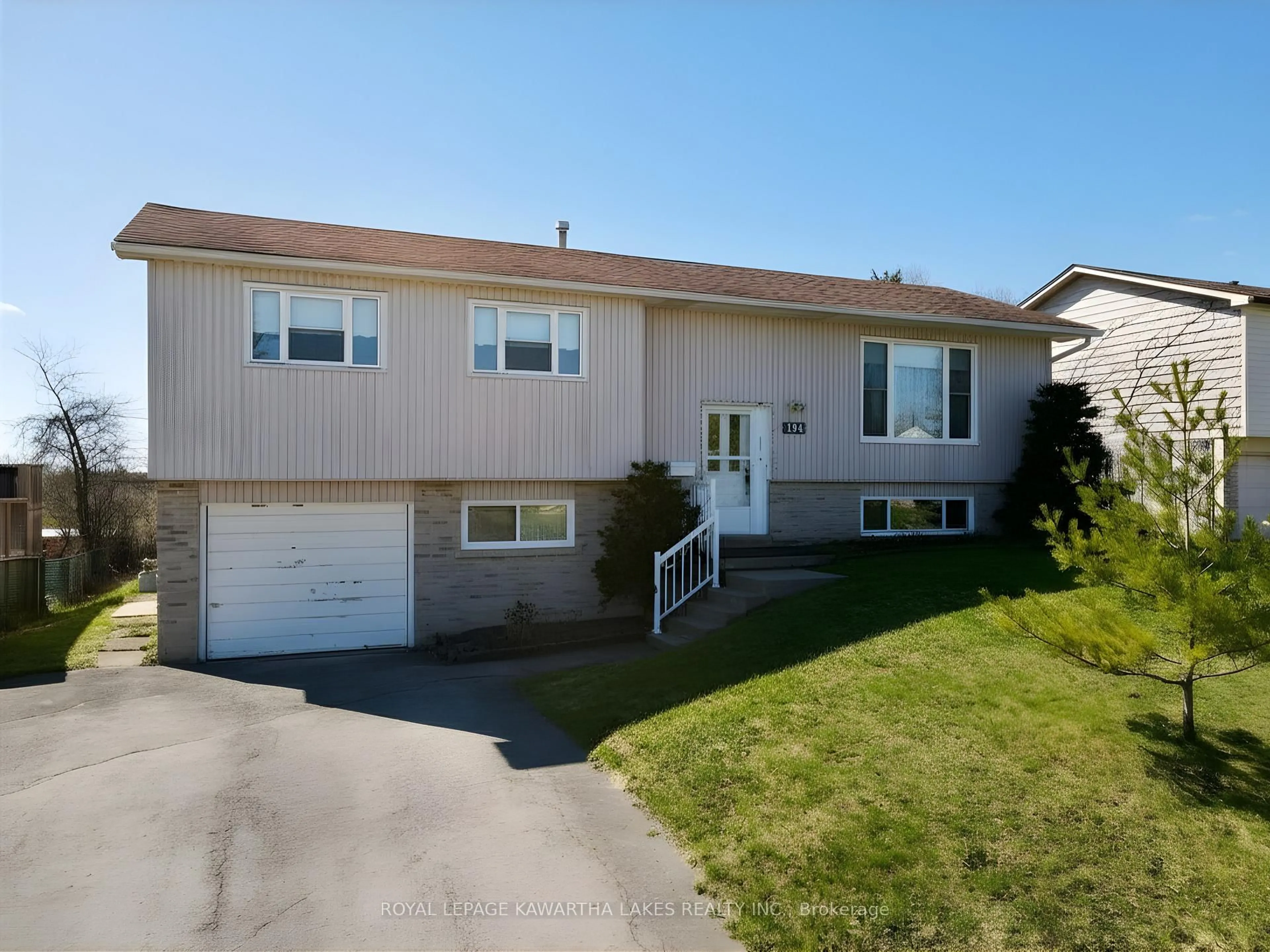 Home with vinyl exterior material, street for 194 Park St, Brock Ontario L0E 1E0