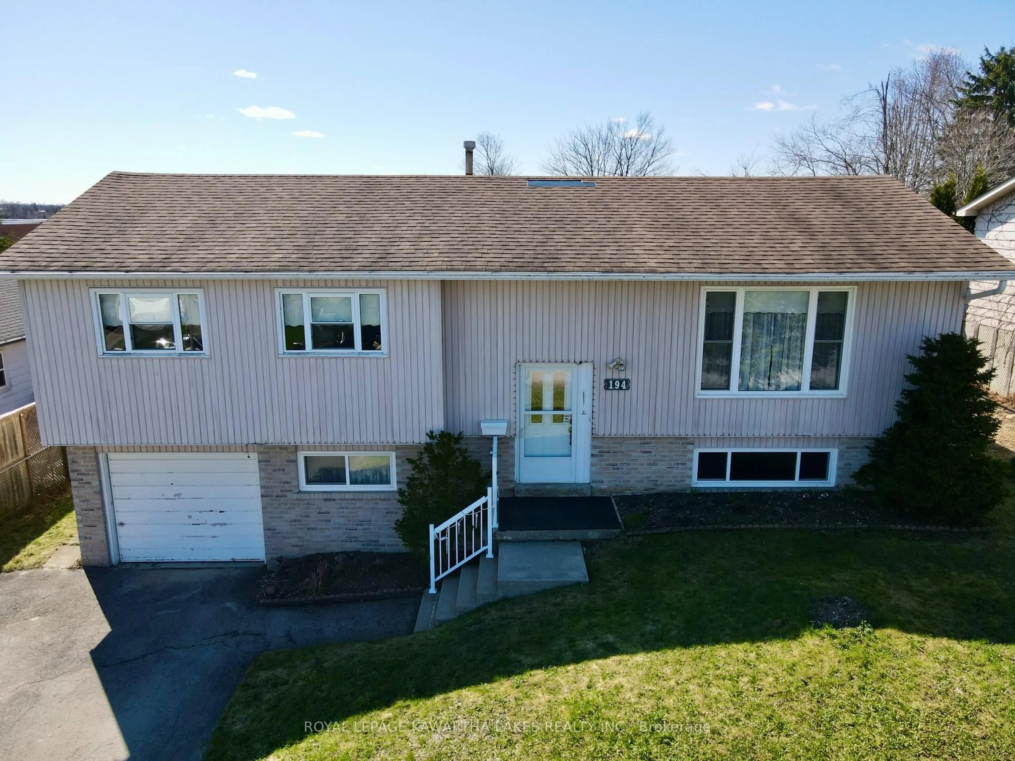 A pic from outside/outdoor area/front of a property/back of a property/a pic from drone, street for 194 Park St, Brock Ontario L0E 1E0