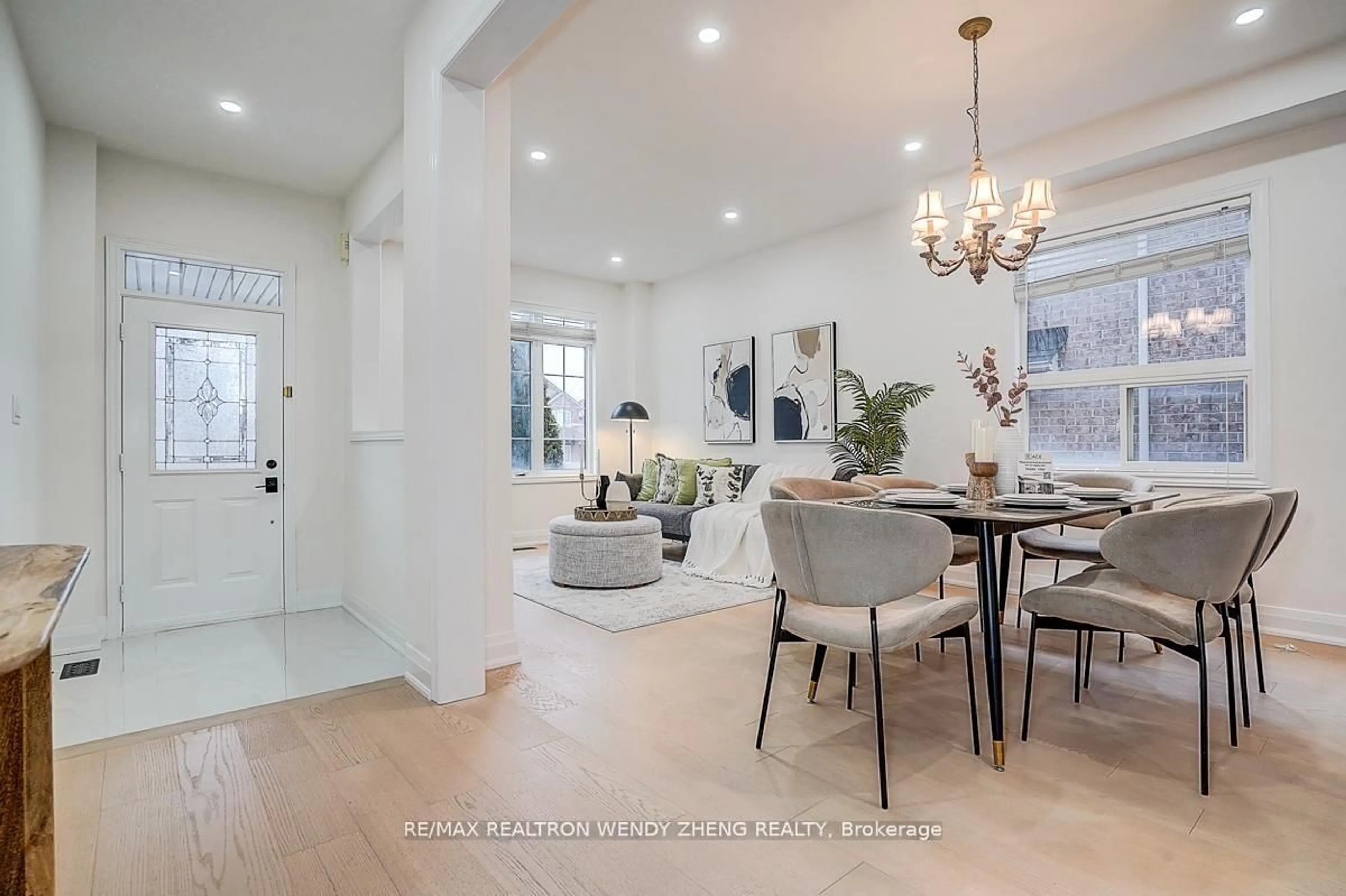 Unknown for 16 Hartwell Way, Aurora Ontario L4G 7X7