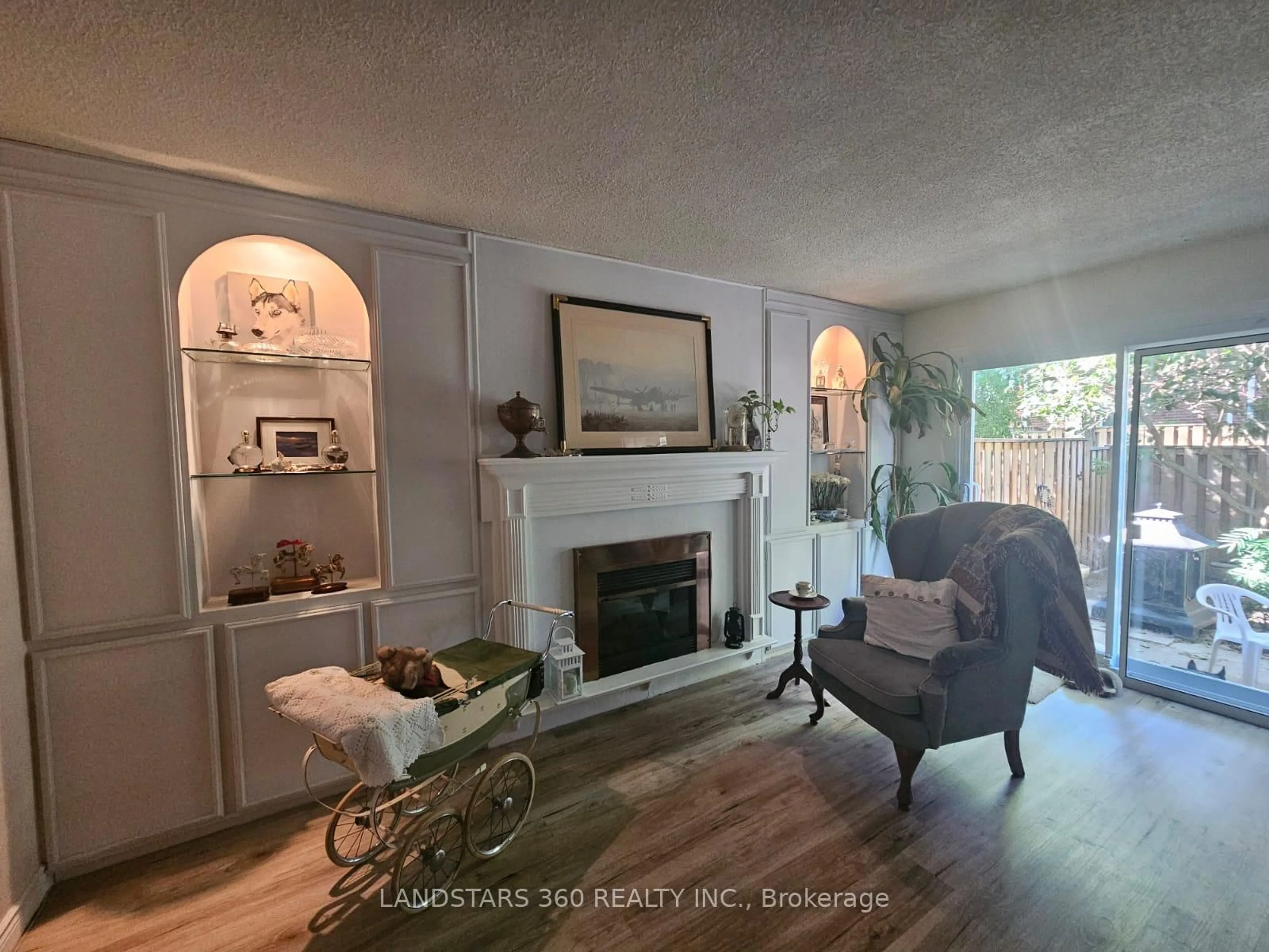 Living room with furniture, unknown for 6 Bowman Way #147, Markham Ontario L3T 4Z7