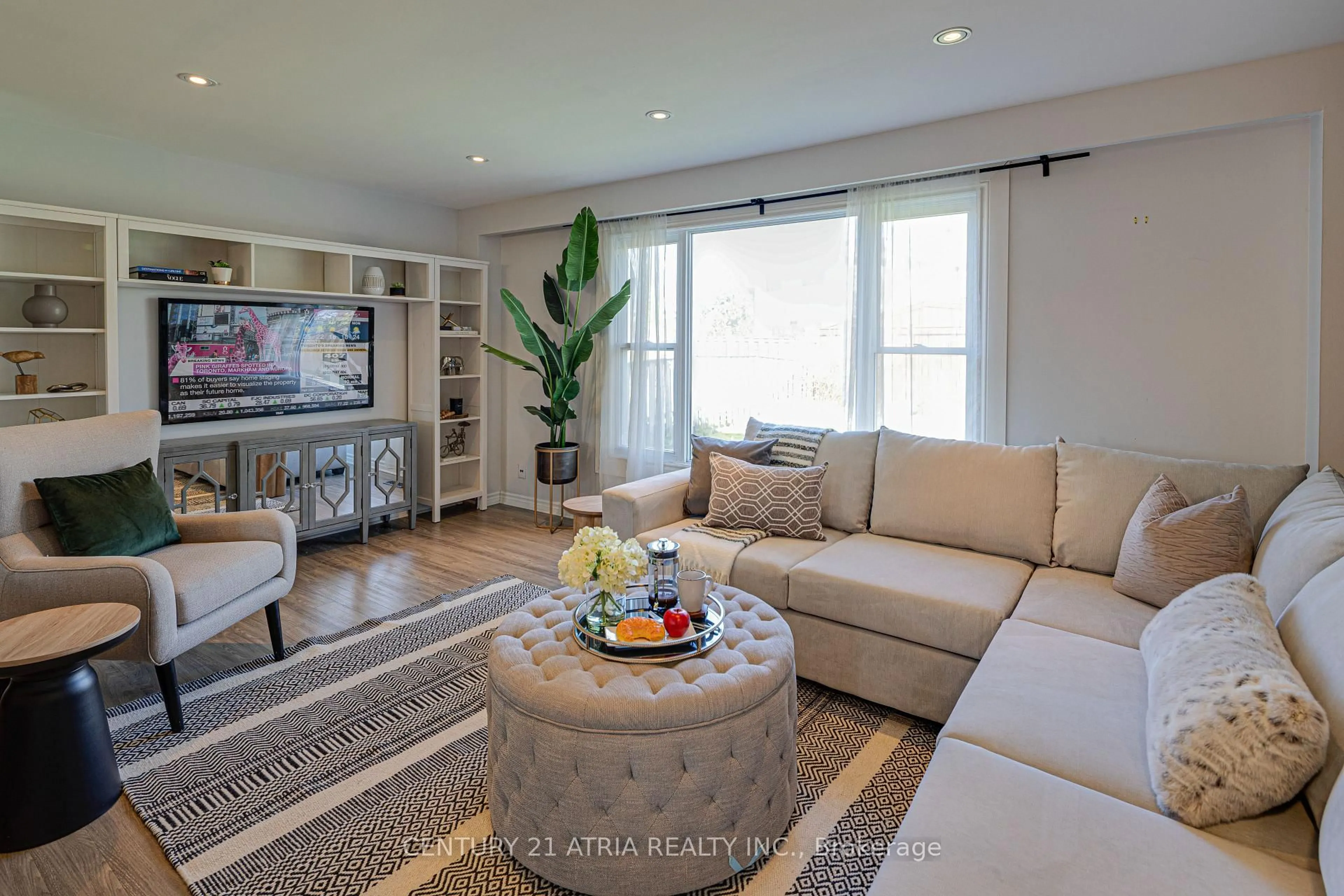 Living room with furniture, unknown for 251 Stouffer St, Whitchurch-Stouffville Ontario L4A 4Y8