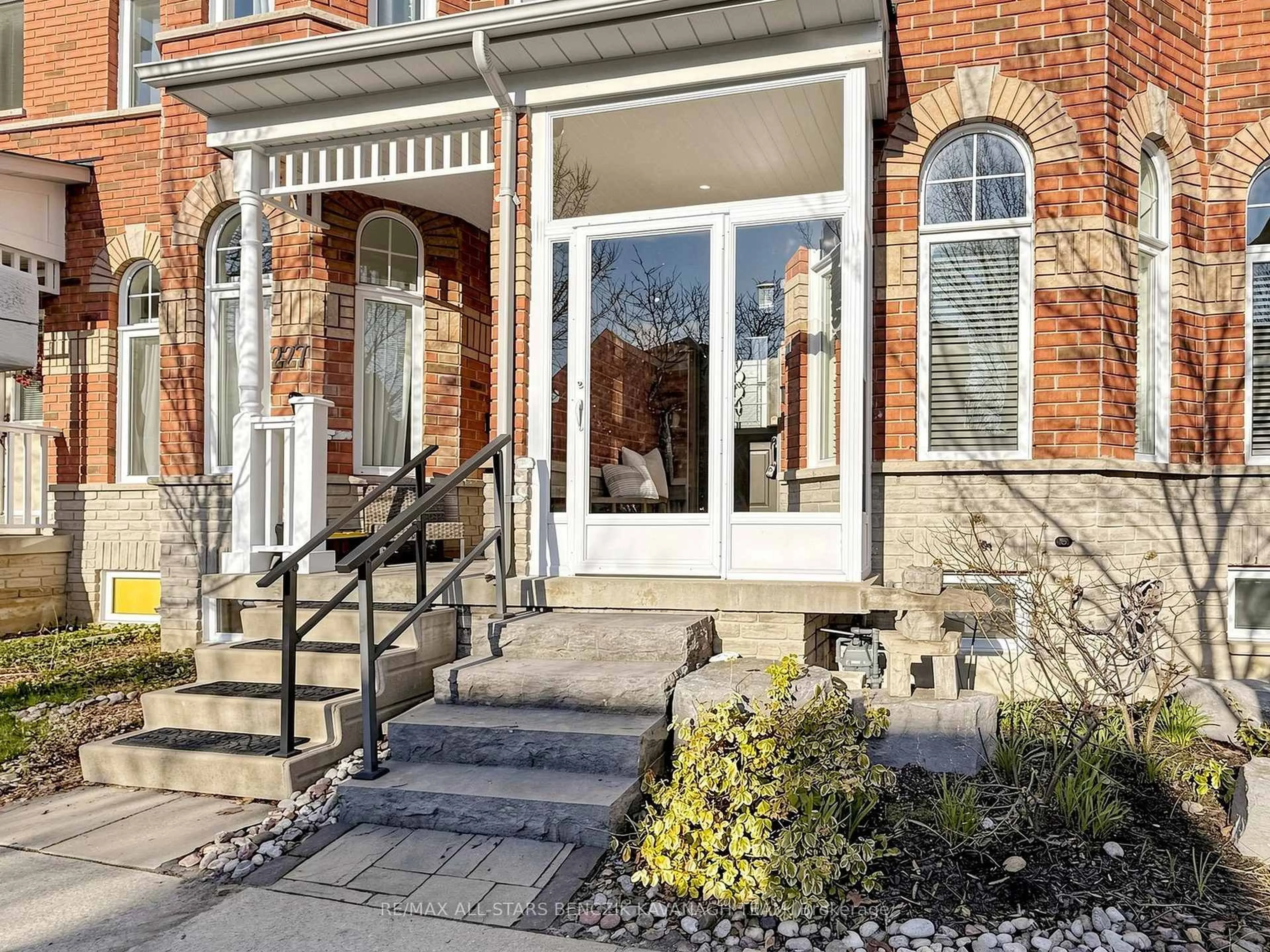 Home with brick exterior material, street for 225 Walkerville Rd, Markham Ontario L6B 1C6