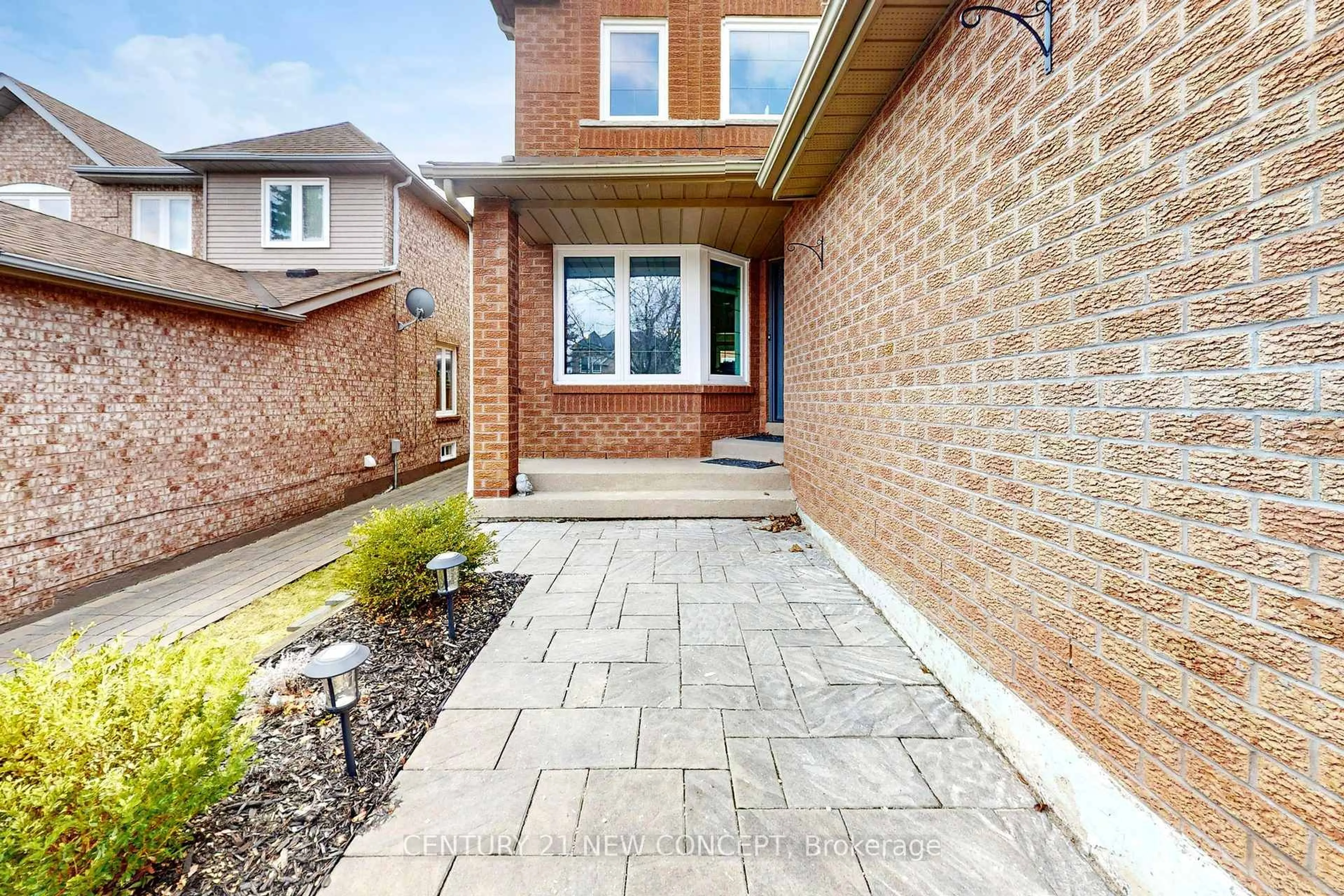 Home with brick exterior material, street for 63 Beechbrooke Way, Aurora Ontario L4G 6N7