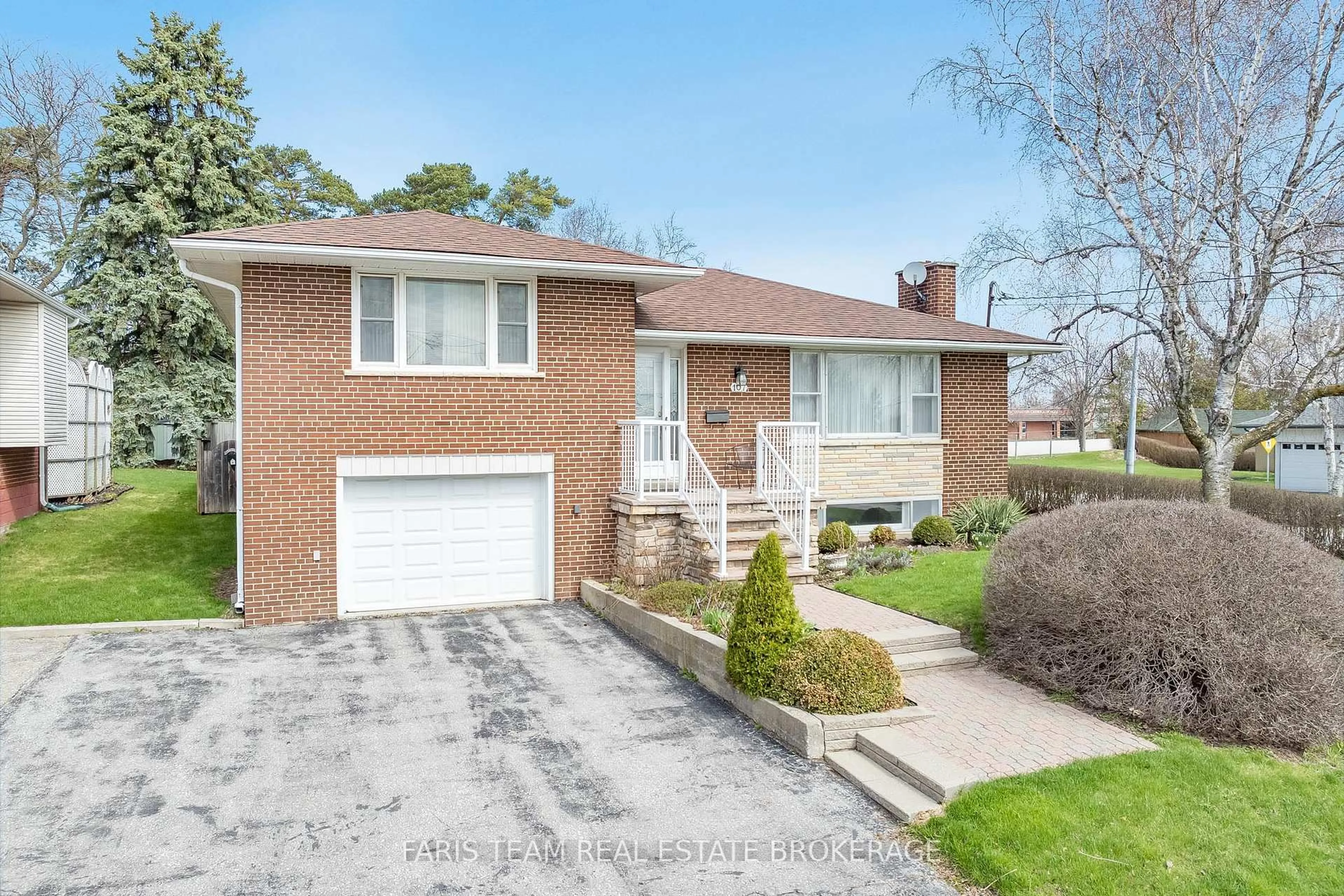 Home with brick exterior material, street for 107 Scanlon Ave, Bradford West Gwillimbury Ontario L3Z 1G6