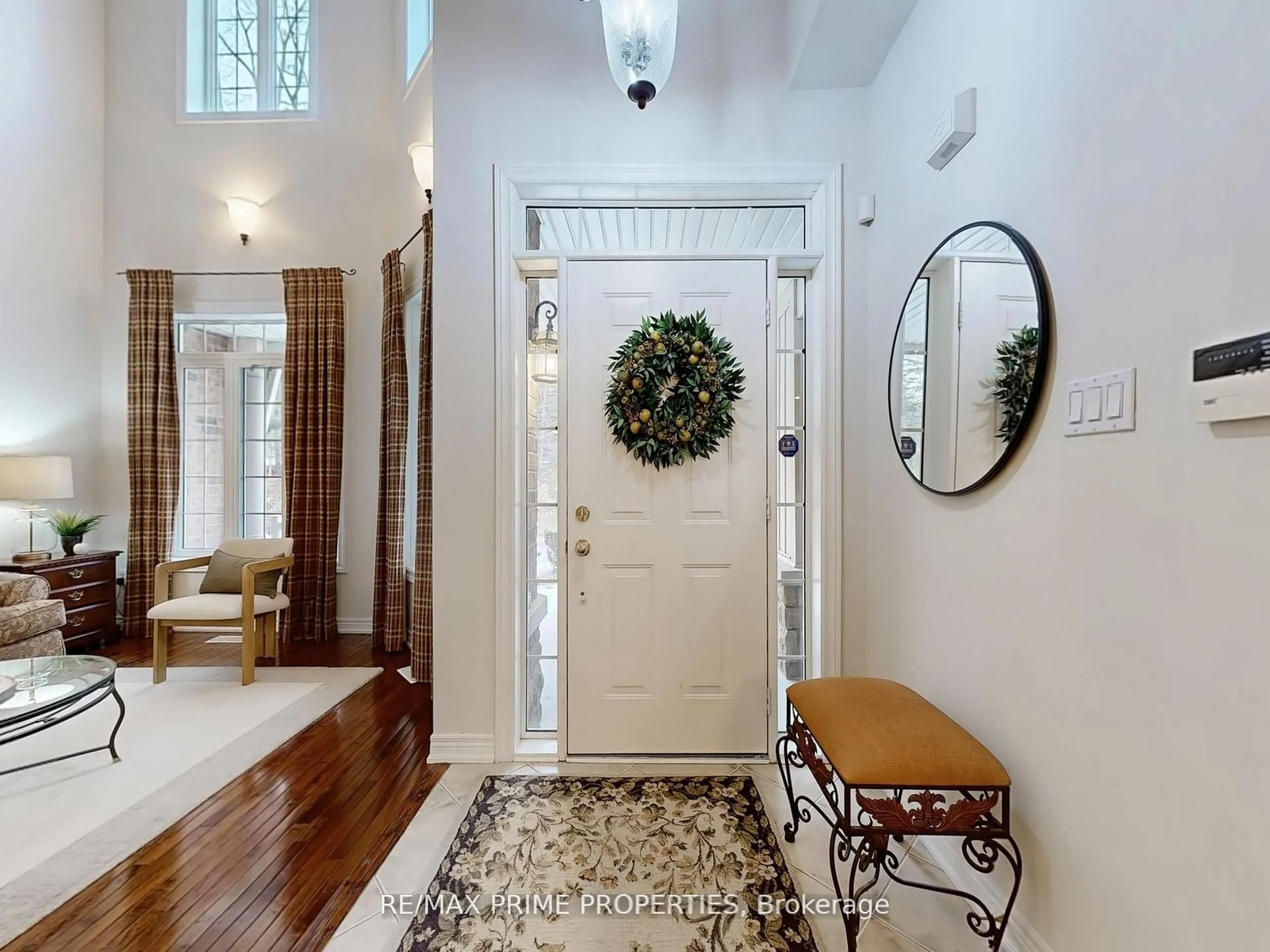 Indoor entryway for 11 Berczy Creek Way #18, Markham Ontario L6C 2R3