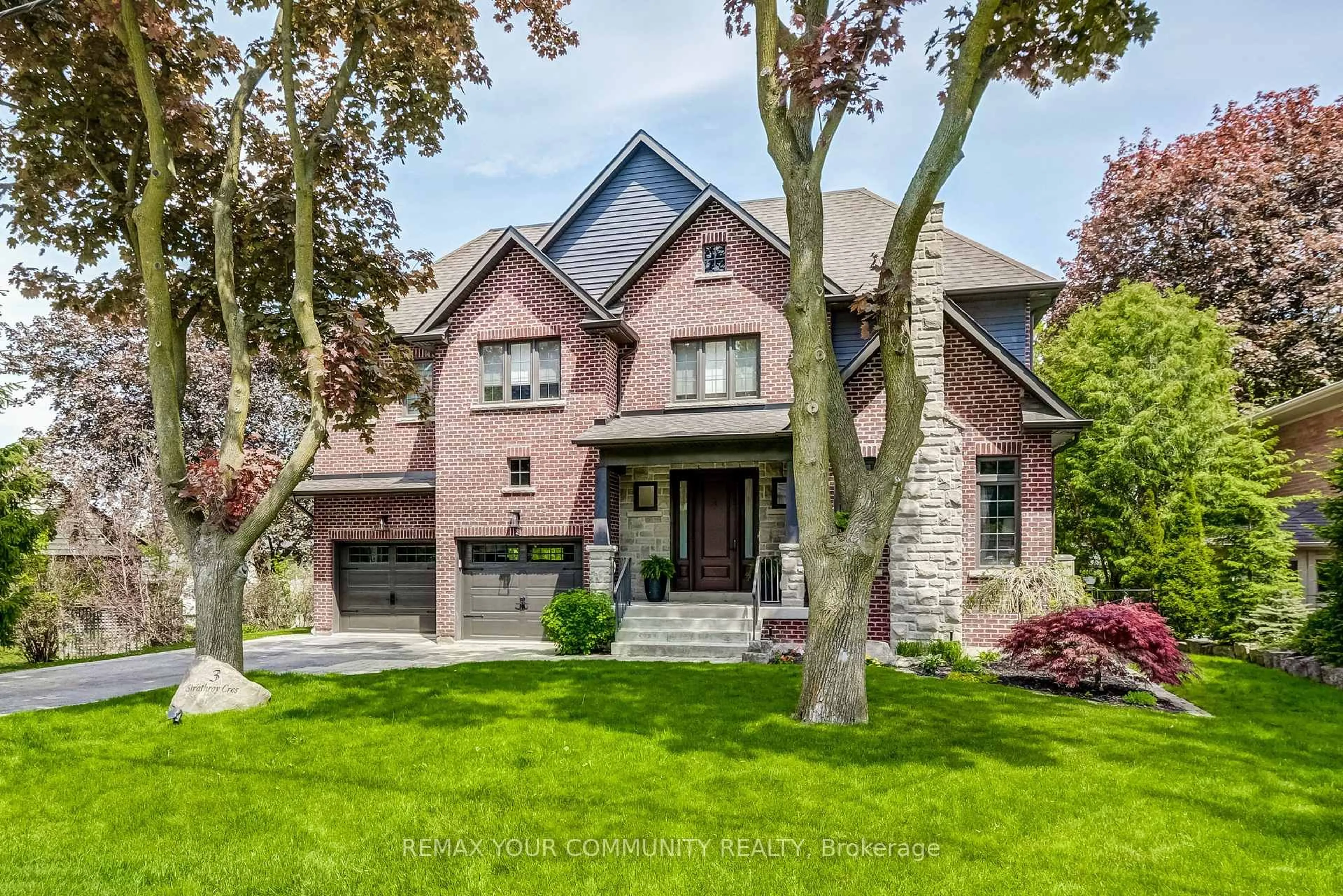 Home with brick exterior material, street for 3 Strathroy Cres, Markham Ontario L3P 2E5