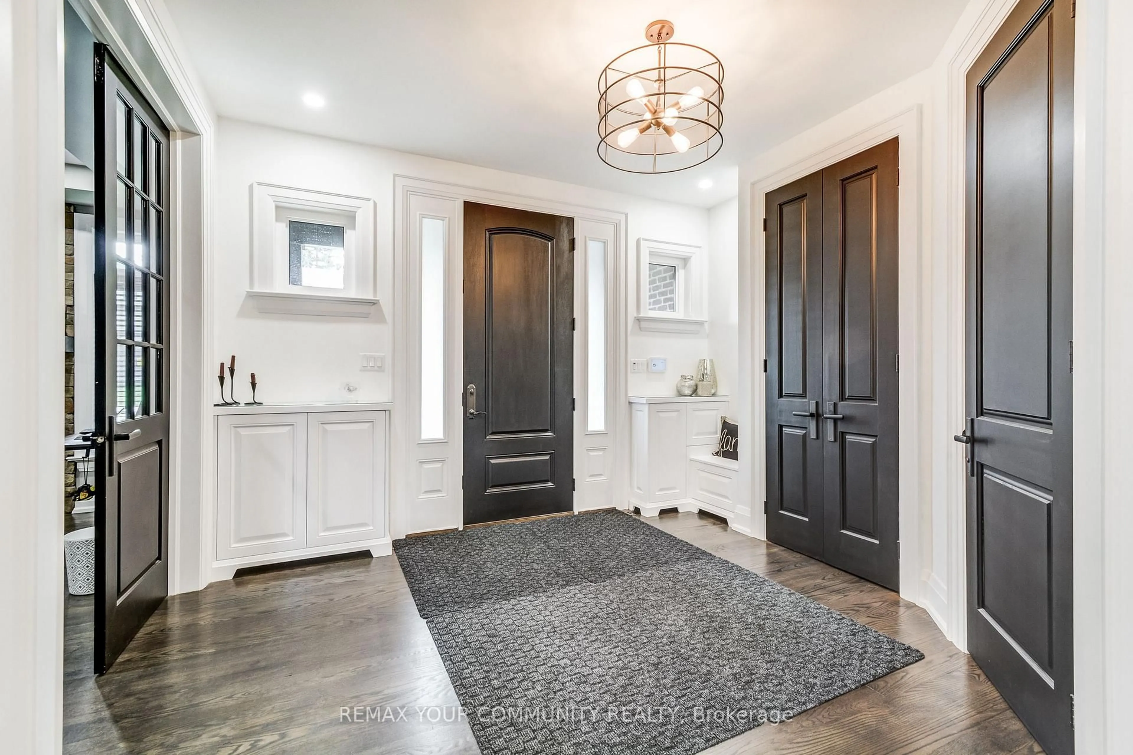 Indoor entryway for 3 Strathroy Cres, Markham Ontario L3P 2E5