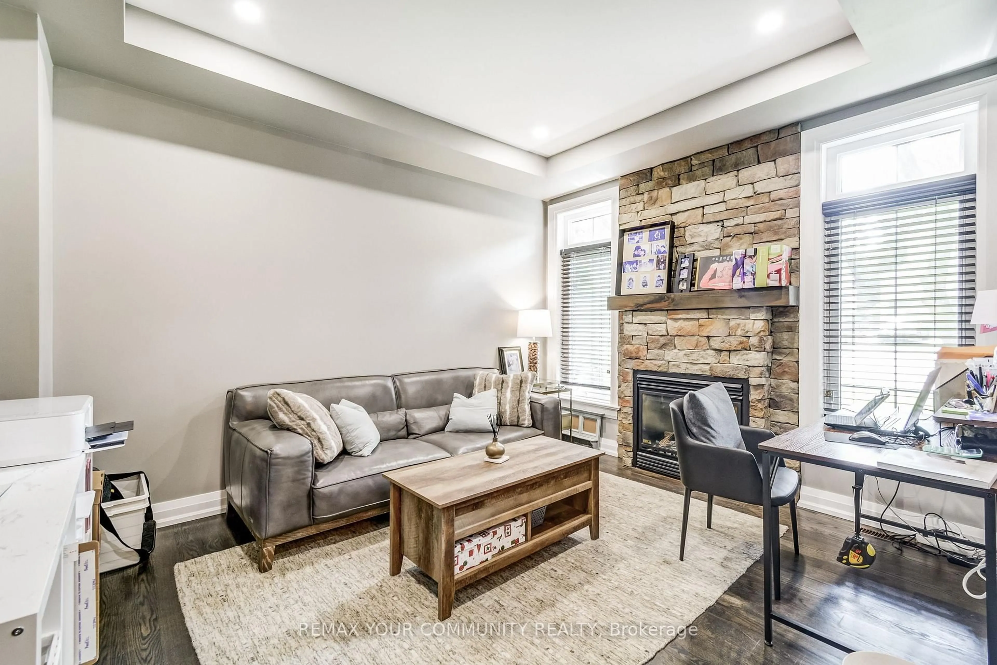 Living room with furniture, unknown for 3 Strathroy Cres, Markham Ontario L3P 2E5