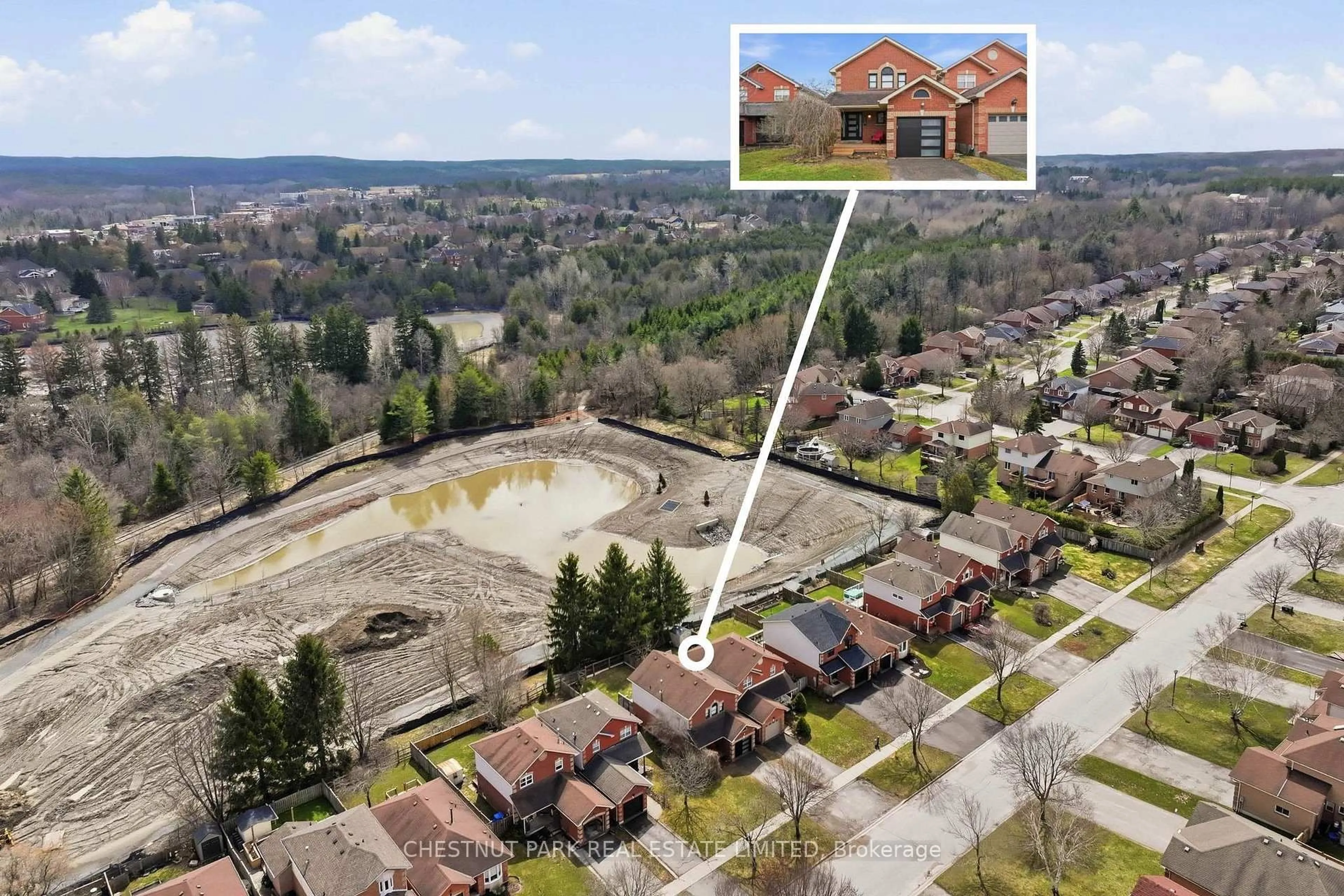 A pic from outside/outdoor area/front of a property/back of a property/a pic from drone, unknown for 31A South Balsam St, Uxbridge Ontario L9P 1V2