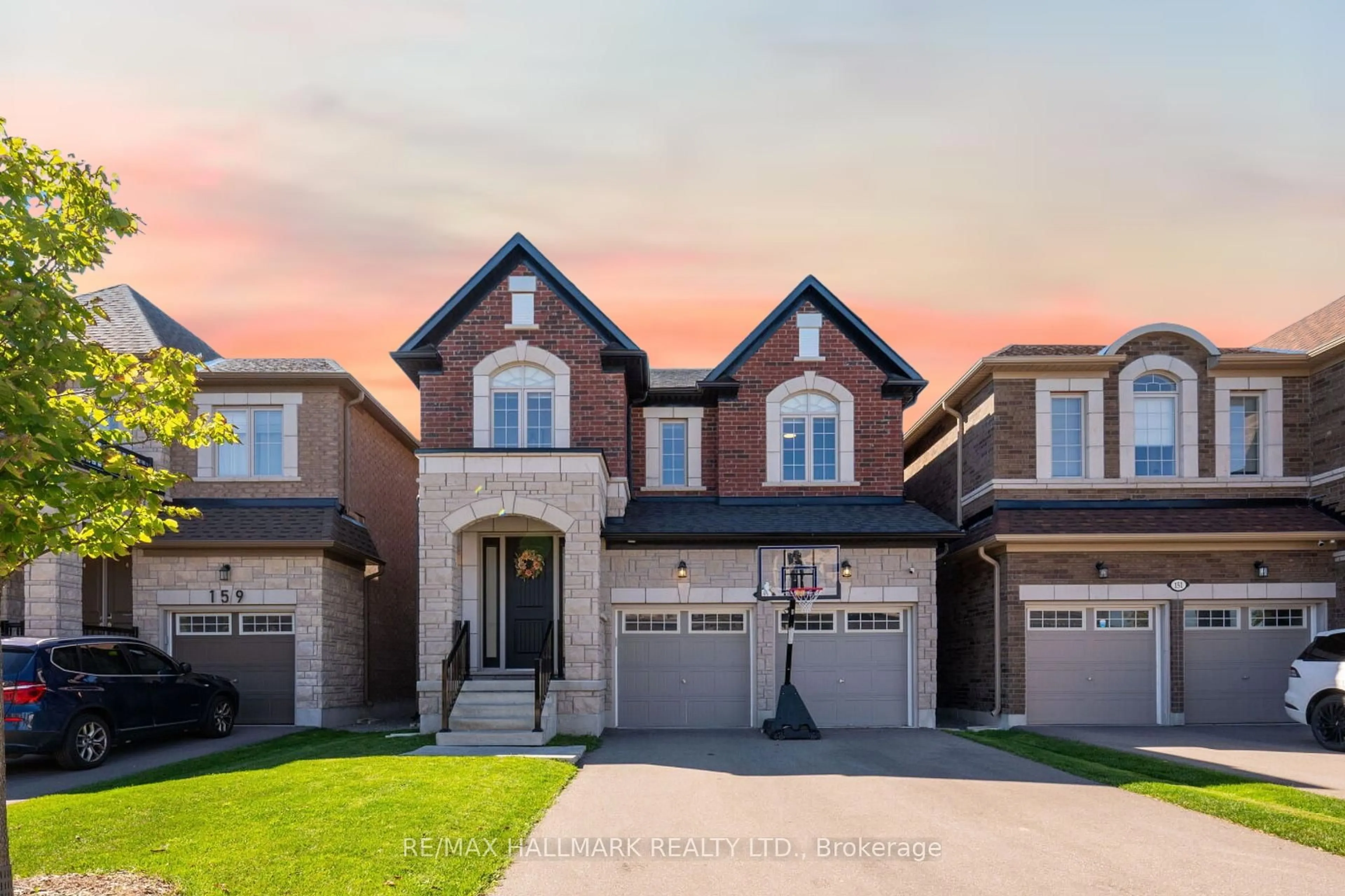 Home with brick exterior material, street for 155 Stevenson Cres, Bradford West Gwillimbury Ontario L3Z 4M1