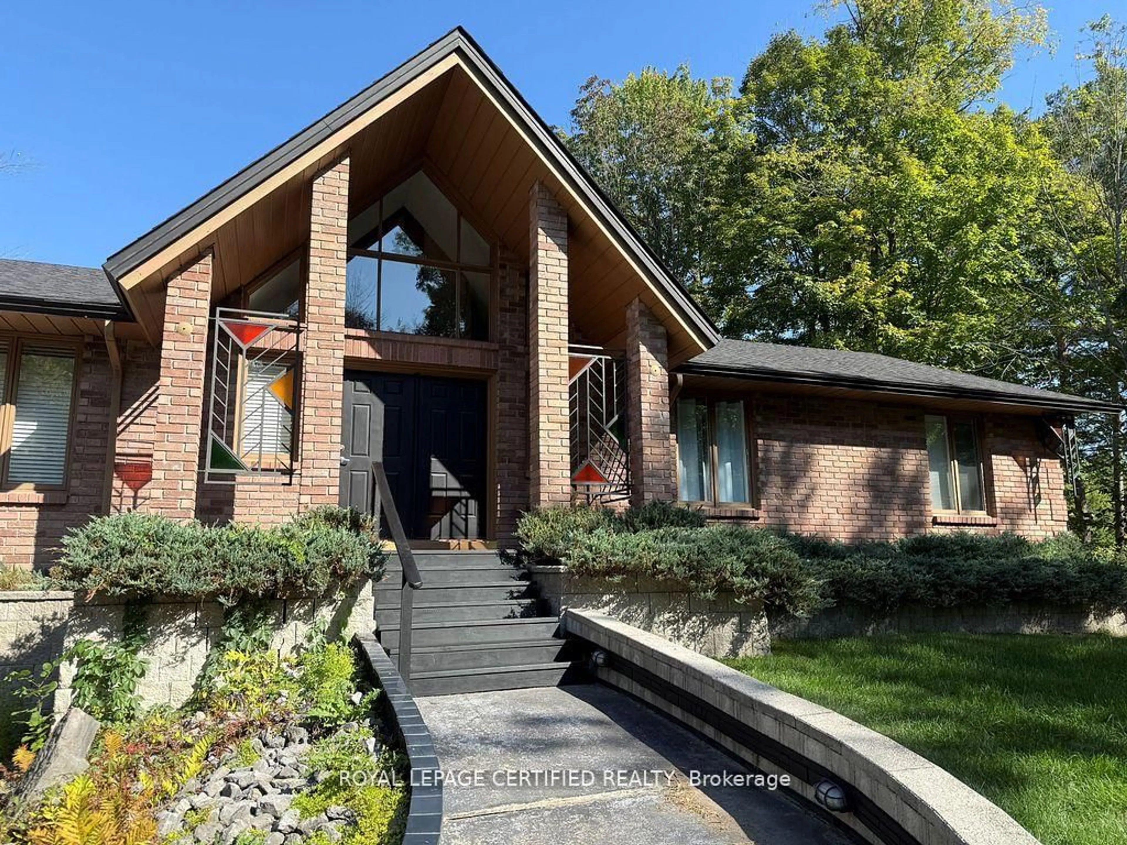 Home with brick exterior material, unknown for 103 Sibbald Cres, Georgina Ontario L0E 1R0