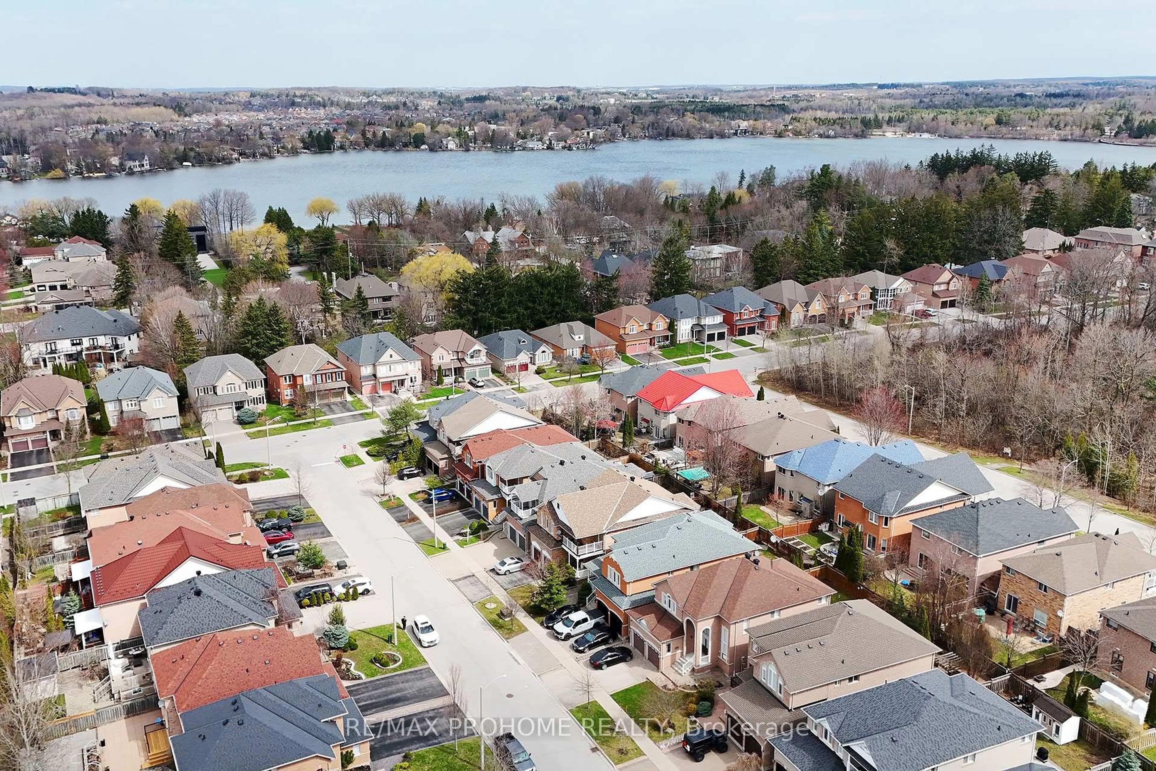 A pic from outside/outdoor area/front of a property/back of a property/a pic from drone, water/lake/river/ocean view for 34 Inverhuron St, Richmond Hill Ontario L4E 4H2
