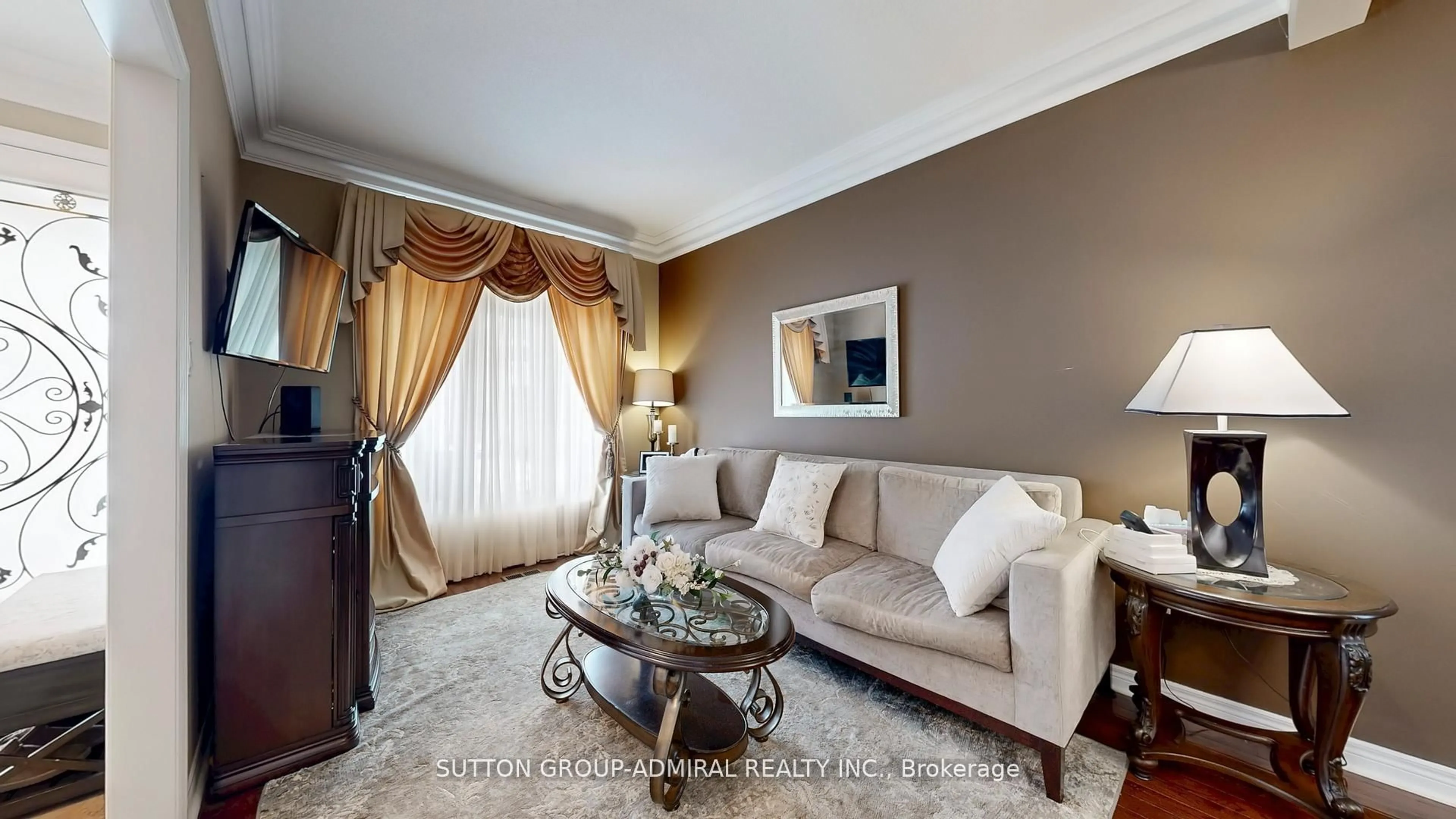 Living room with furniture, unknown for 492 Kwapis Blvd, Newmarket Ontario L3X 3K6