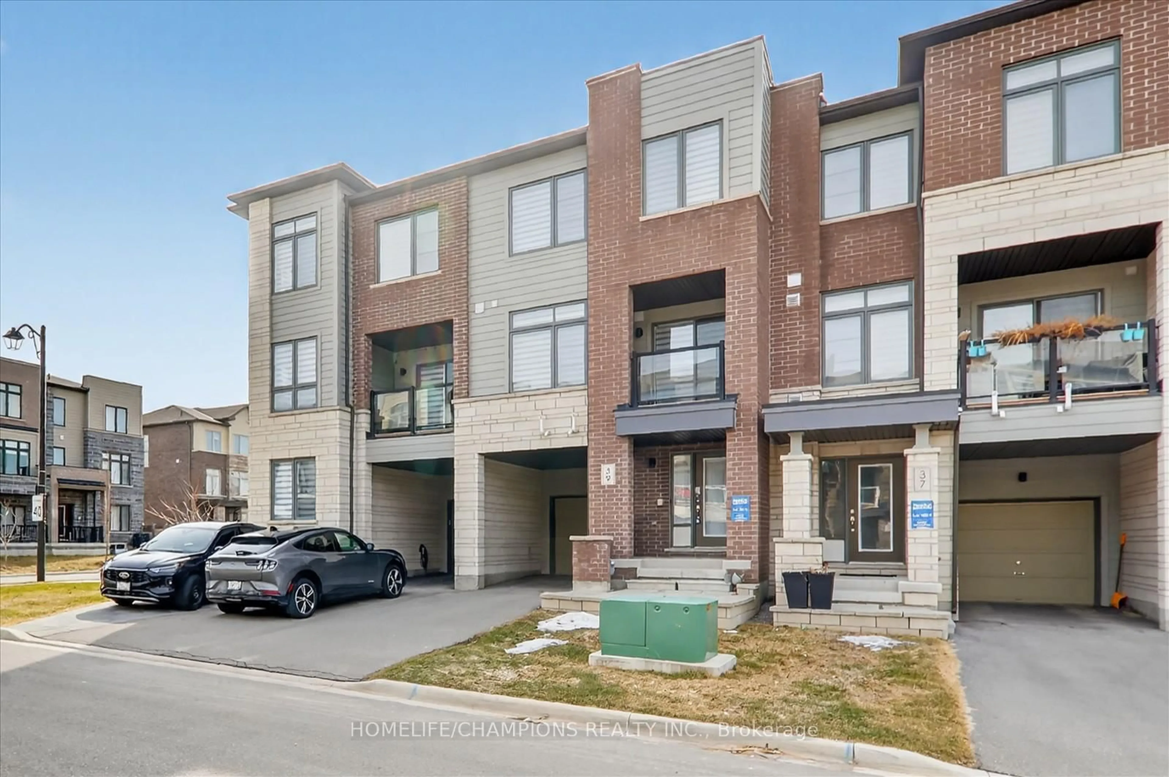 Unknown for 39 Delano Way, Newmarket Ontario L3X 0L4