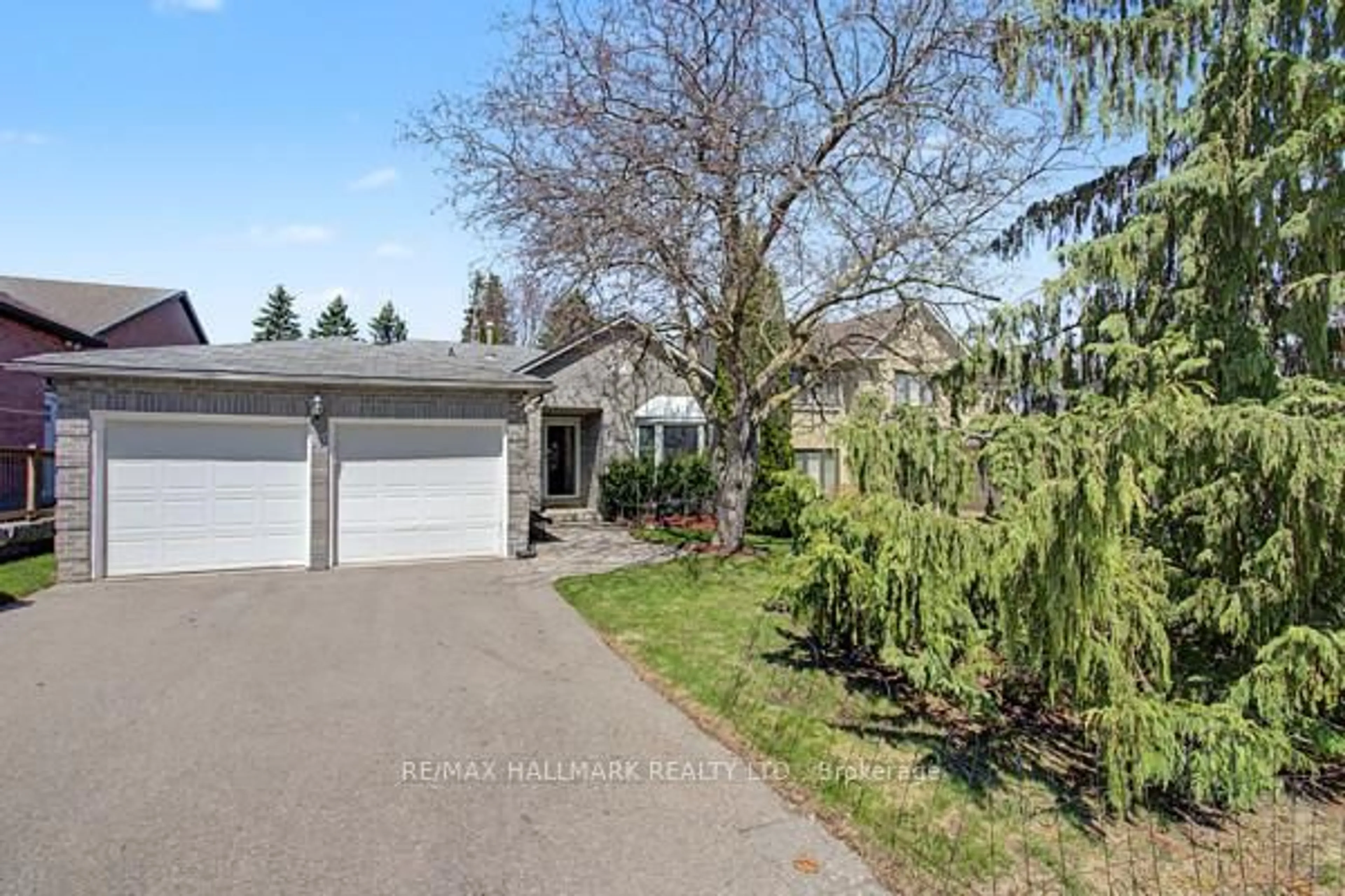 Unknown for 10 Haskell Cres, Aurora Ontario L4G 5T5