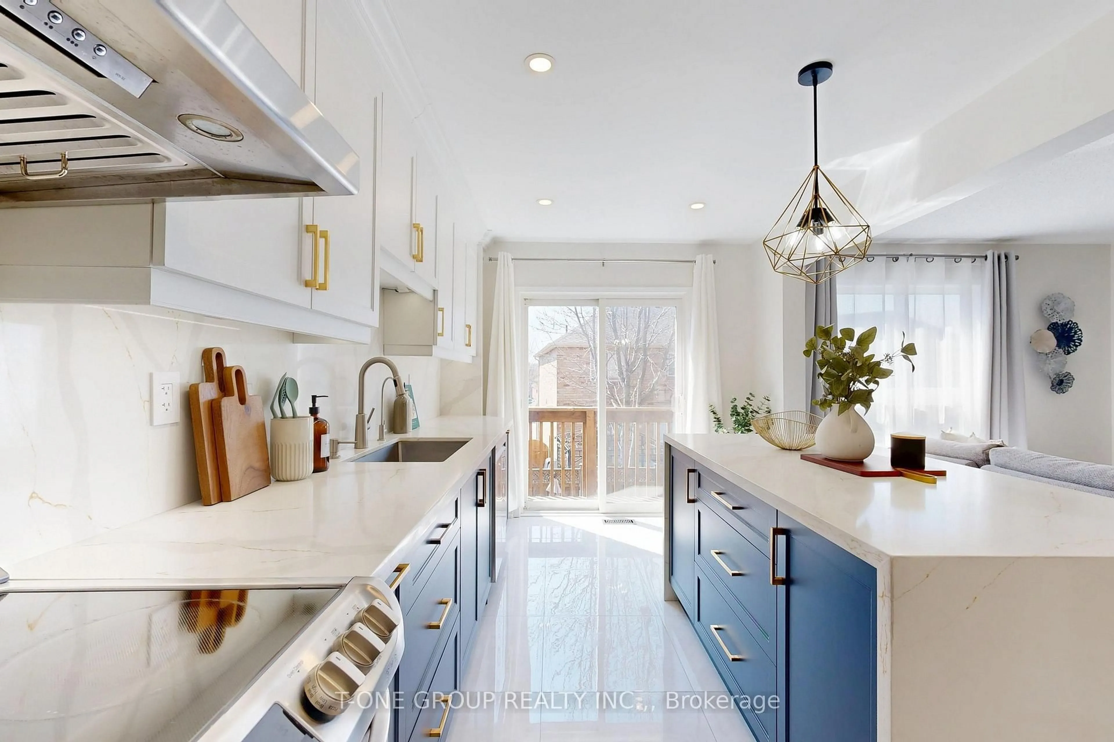 Contemporary kitchen, ceramic/tile floor for 880 Isaac Phillips Way, Newmarket Ontario L3X 2Y8