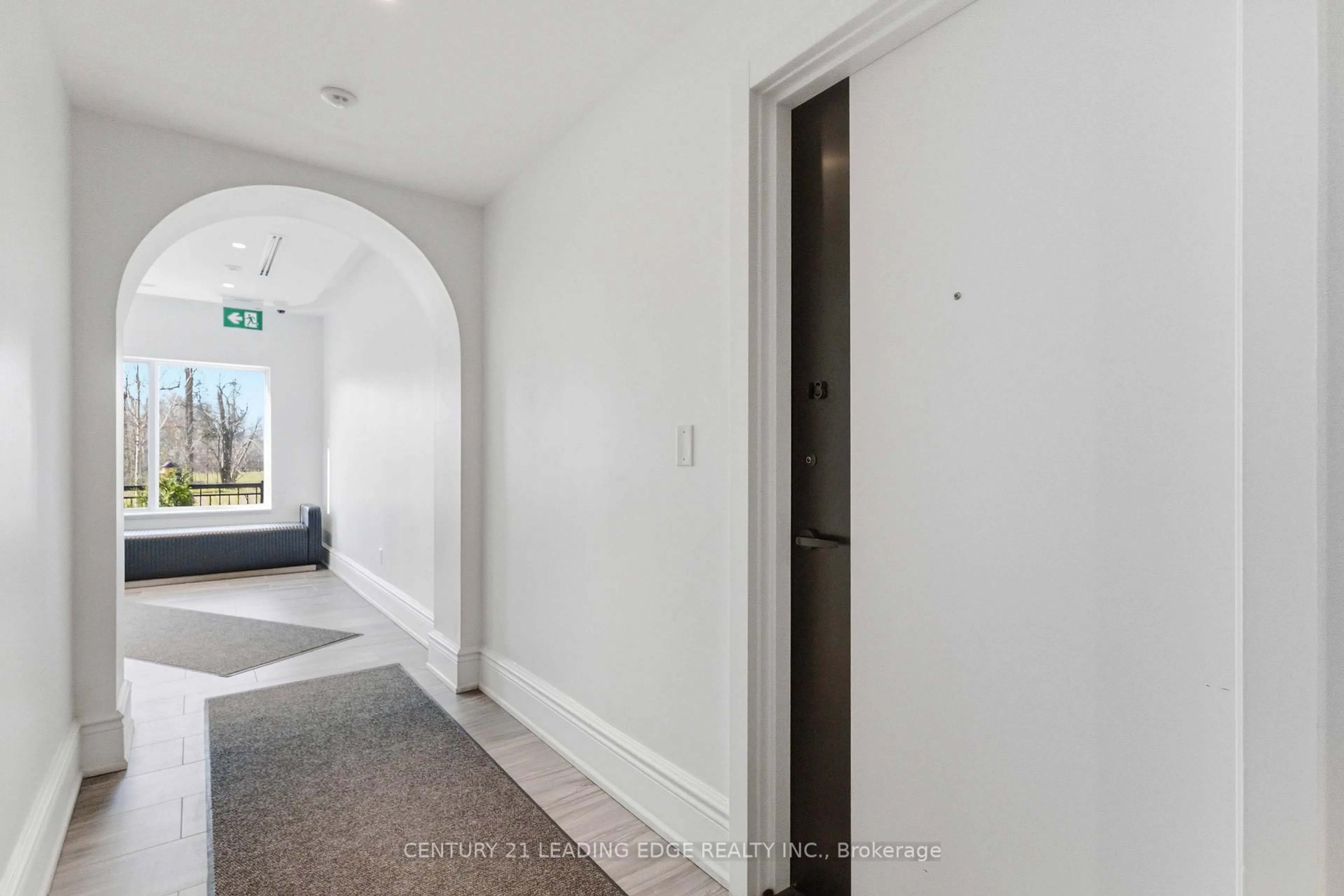 Indoor foyer for 8 Cedarland Dr #133, Markham Ontario L6G 0H4