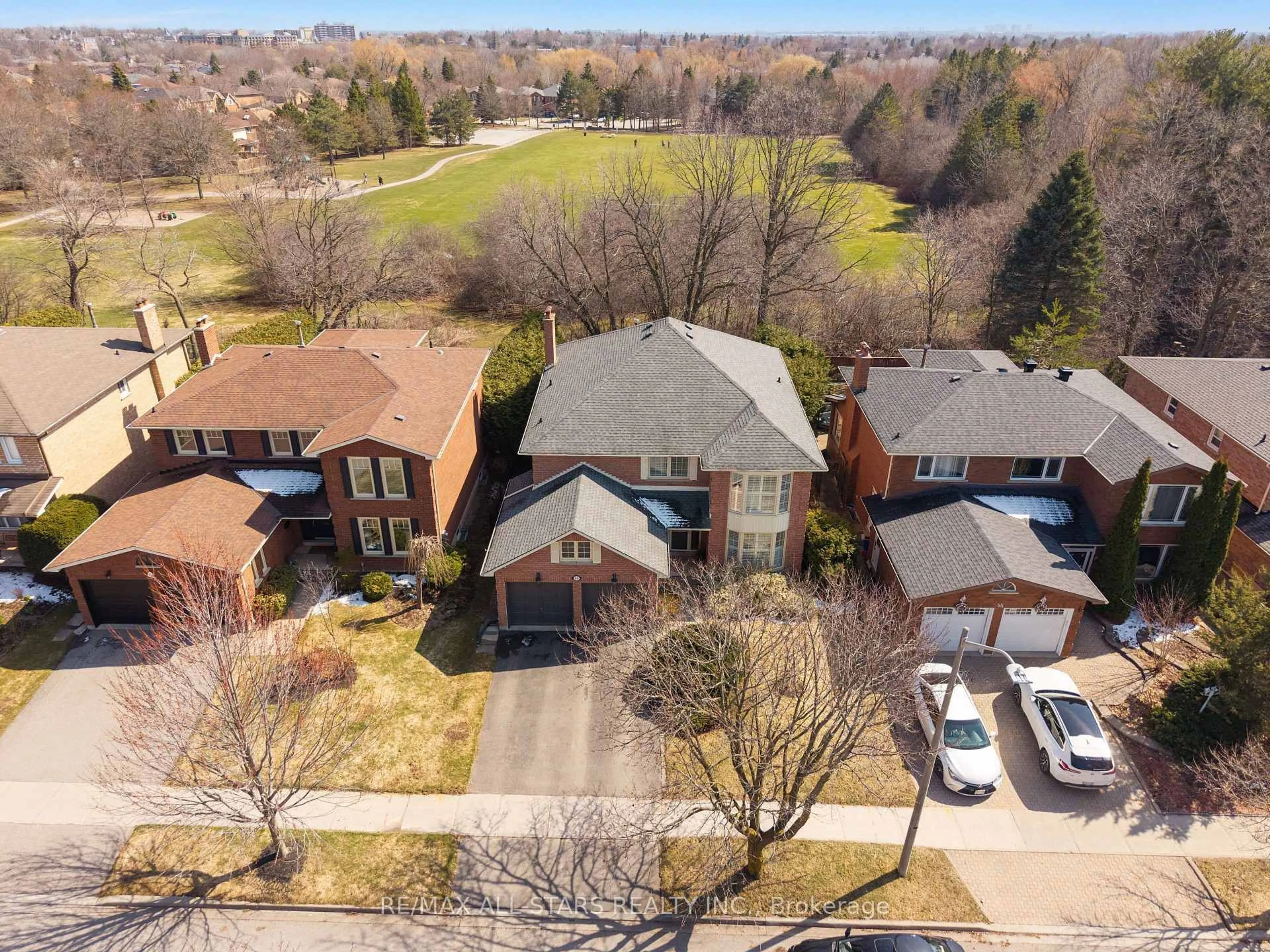 A pic from outside/outdoor area/front of a property/back of a property/a pic from drone, street for 53 Smithy St, Markham Ontario L3P 6M7