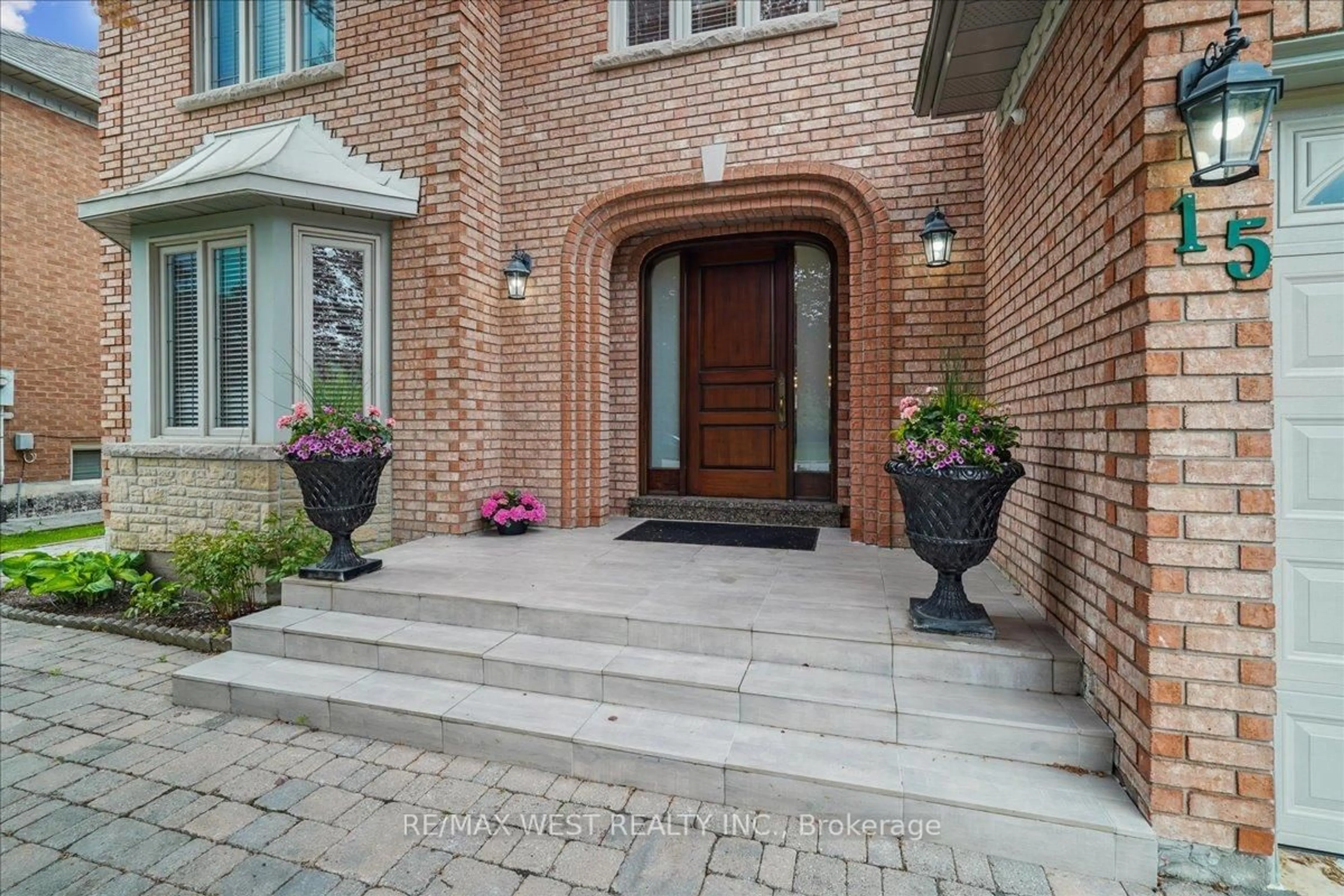 Unknown for 15 Brownlee Ave, Vaughan Ontario L4L 8H4