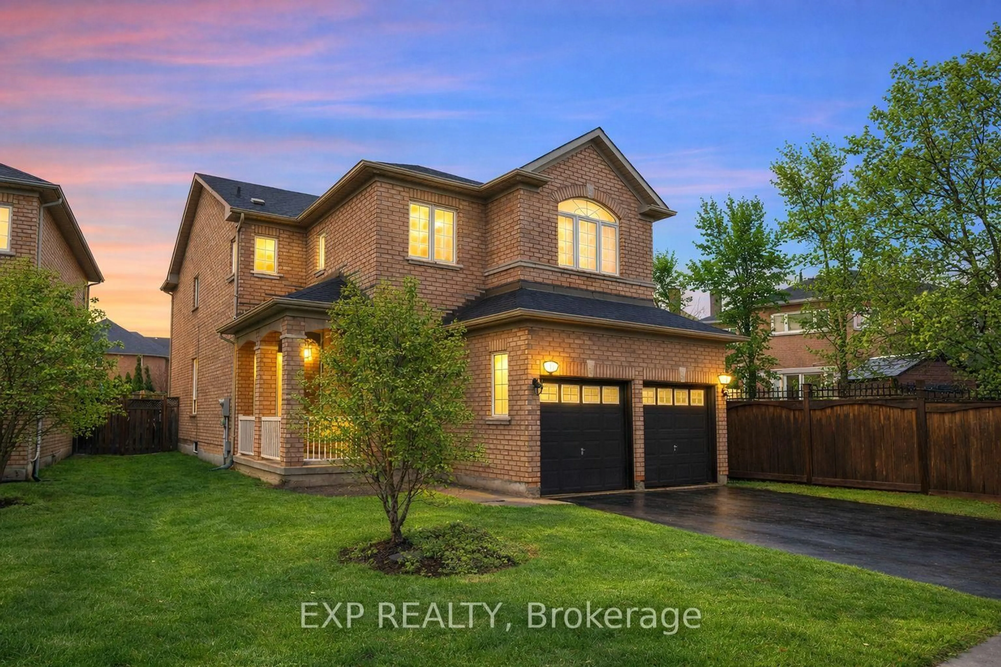 Home with brick exterior material, street for 148 Devonsleigh Blvd, Richmond Hill Ontario L4S 2N2