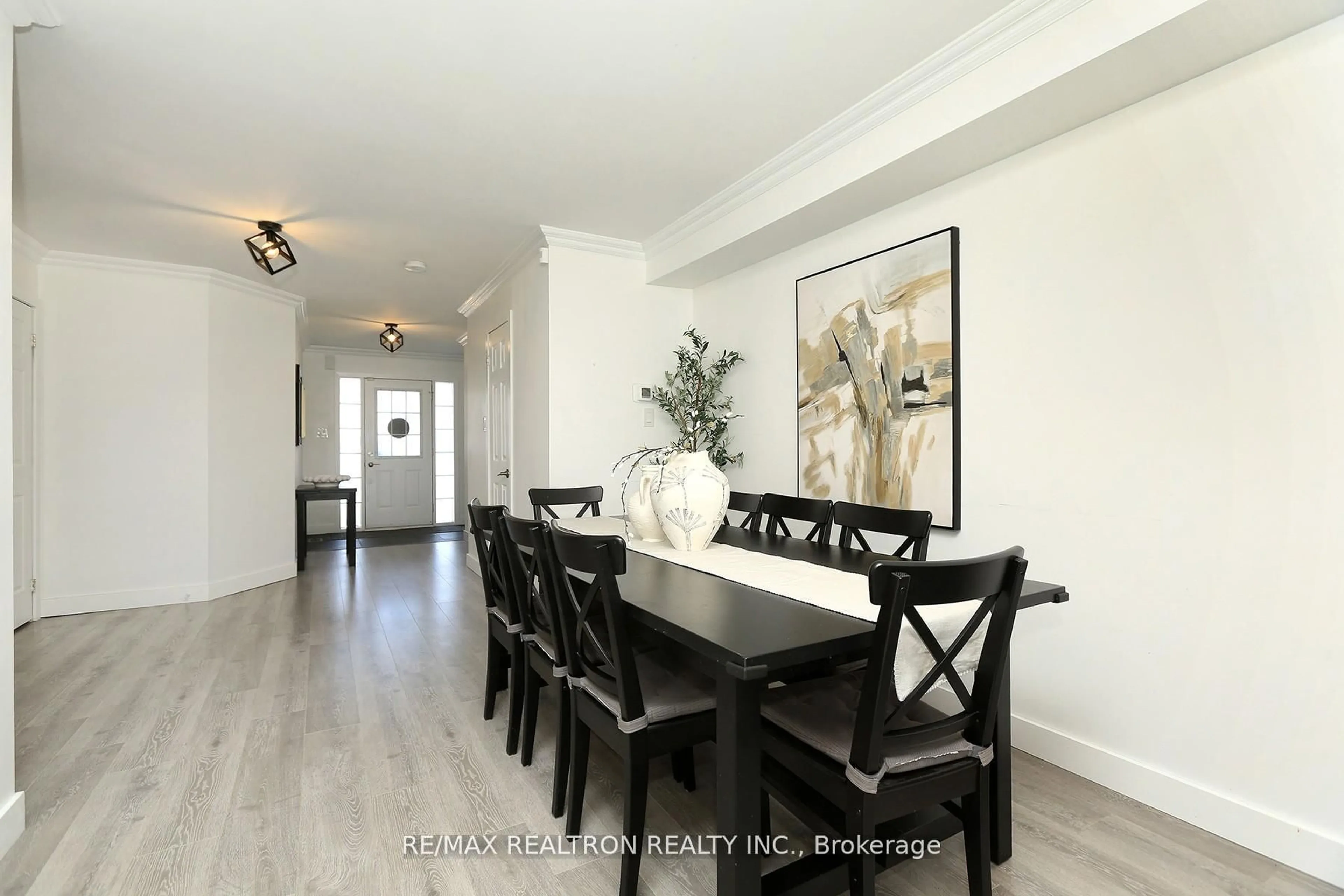 Dining room, wood/laminate floor for 376 Rannie Rd, Newmarket Ontario L3X 2N3