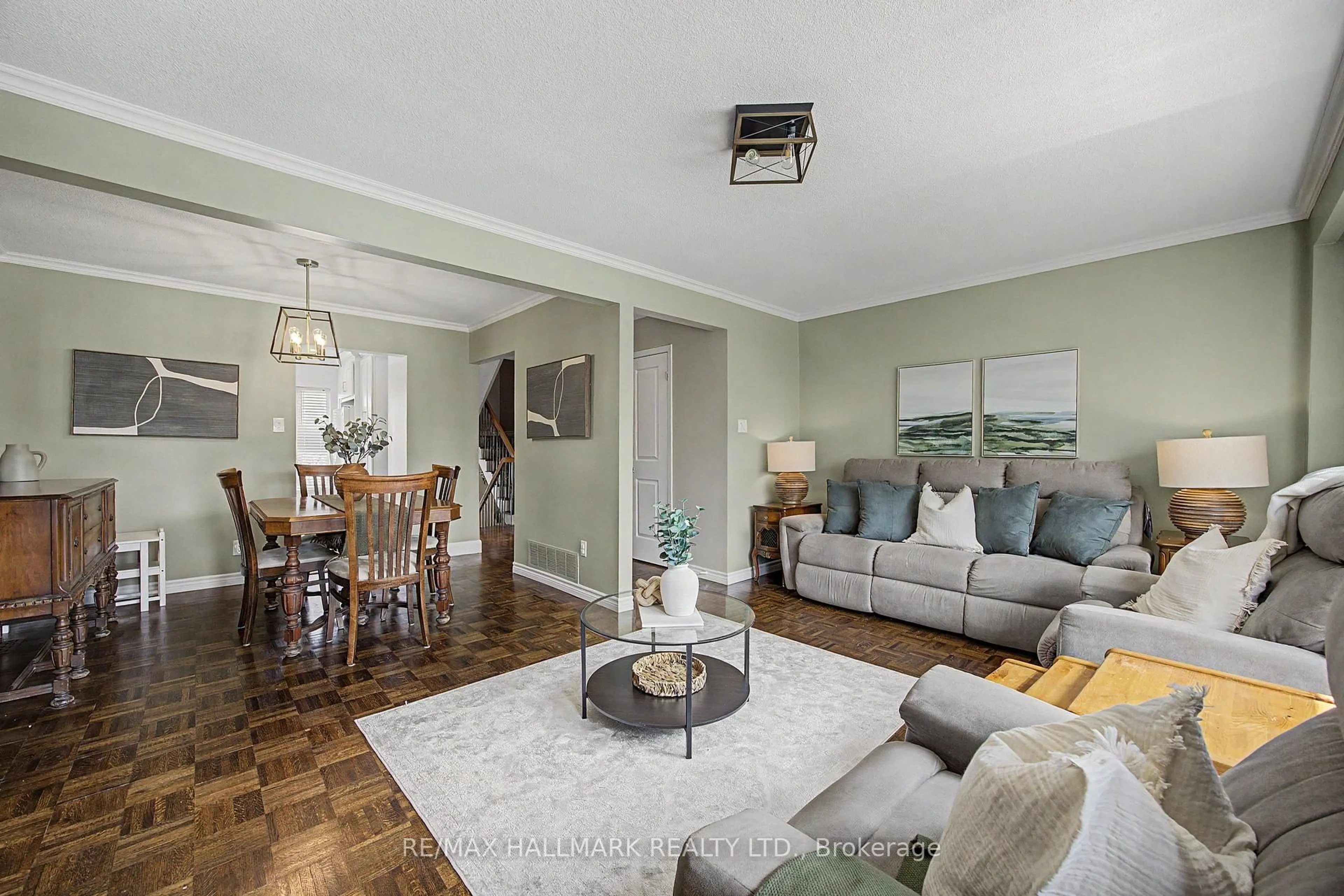 Living room with furniture, unknown for 11 Plaisance Rd #65, Richmond Hill Ontario L4C 5H1