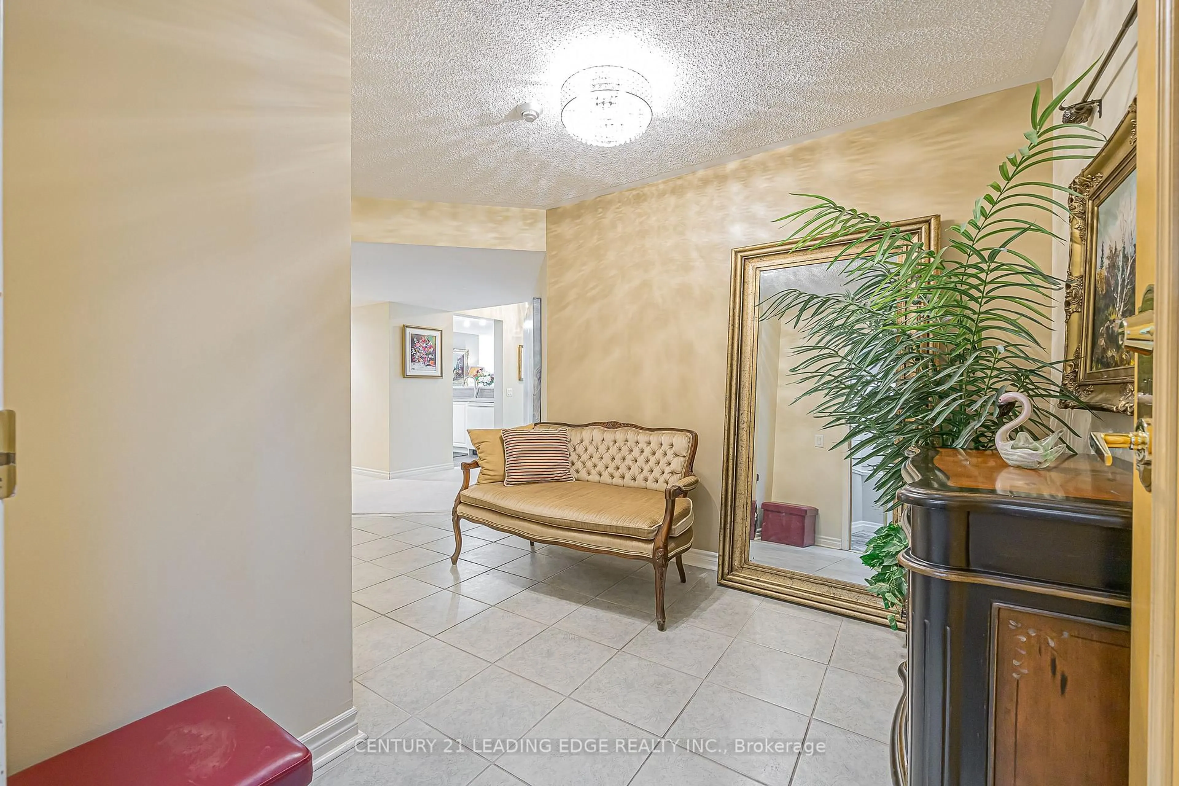 Indoor foyer for 55 The Boardwalk Way #201, Markham Ontario L6E 1R7