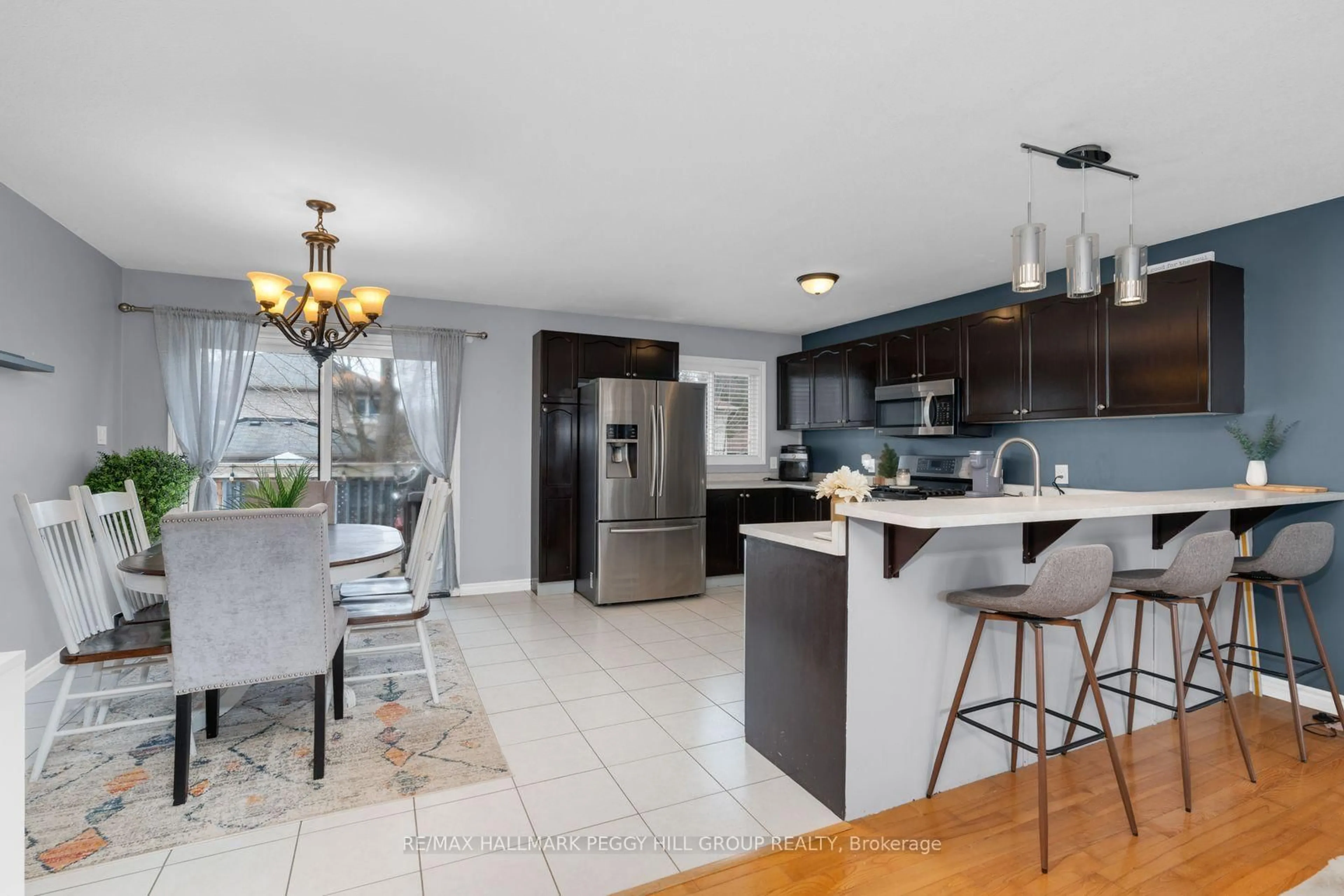 Open concept kitchen, ceramic/tile floor for 11 Vernon St, Essa Ontario L3W 0V5
