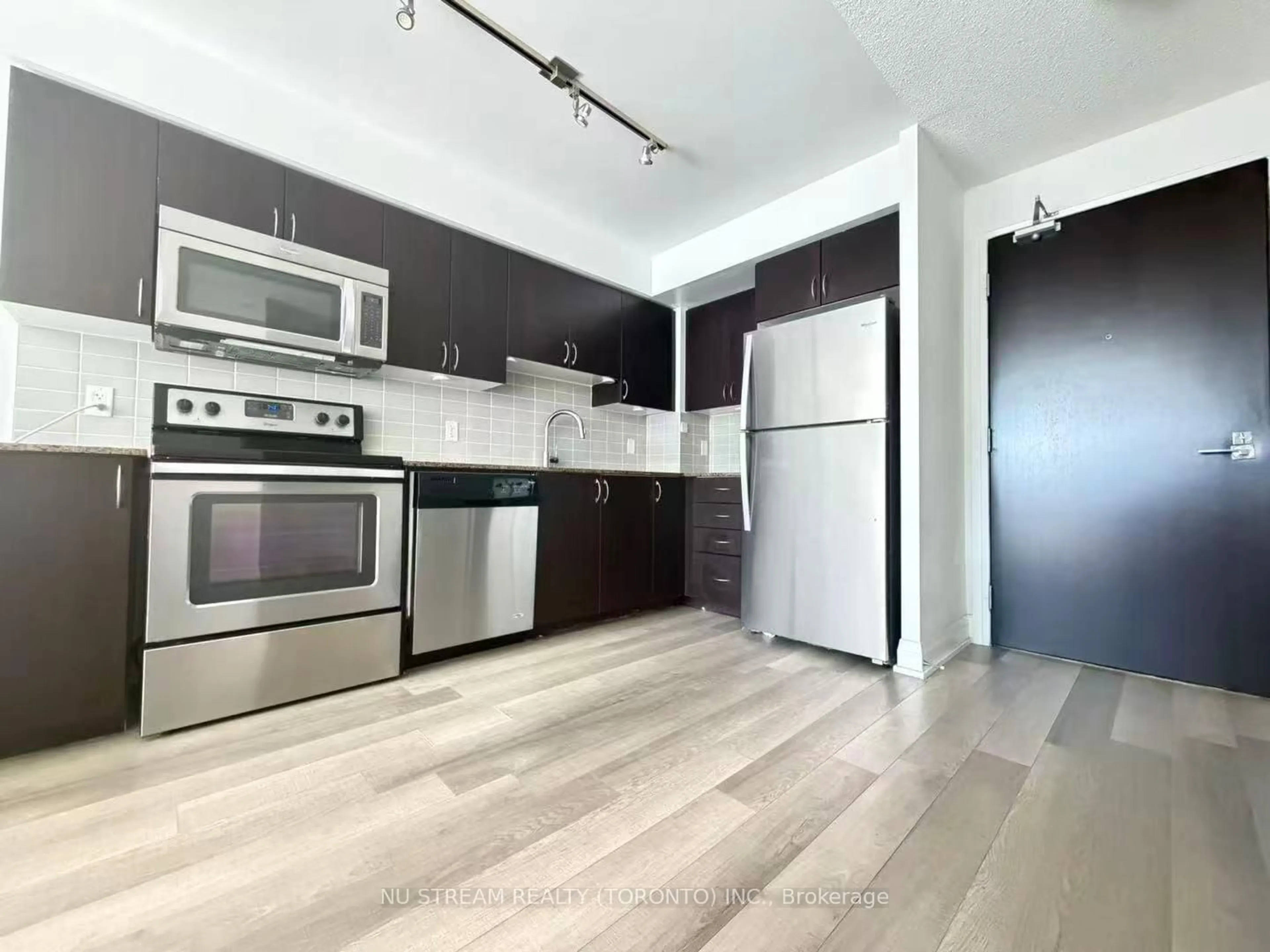 Unknown for 372 Hwy 7 #721, Richmond Hill Ontario L4B 0C6