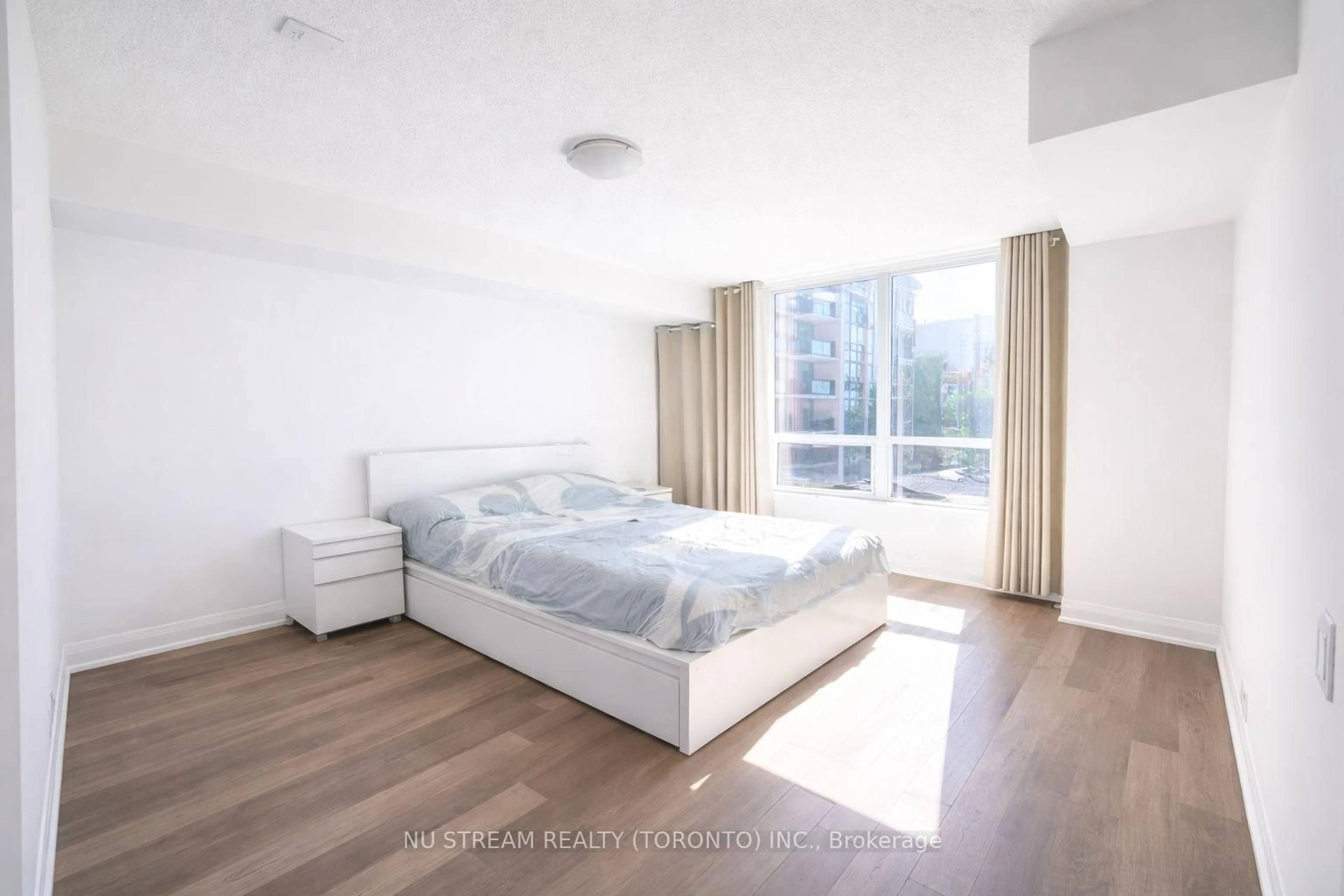 Bedroom with bed, unknown for 372 Hwy 7 #721, Richmond Hill Ontario L4B 0C6