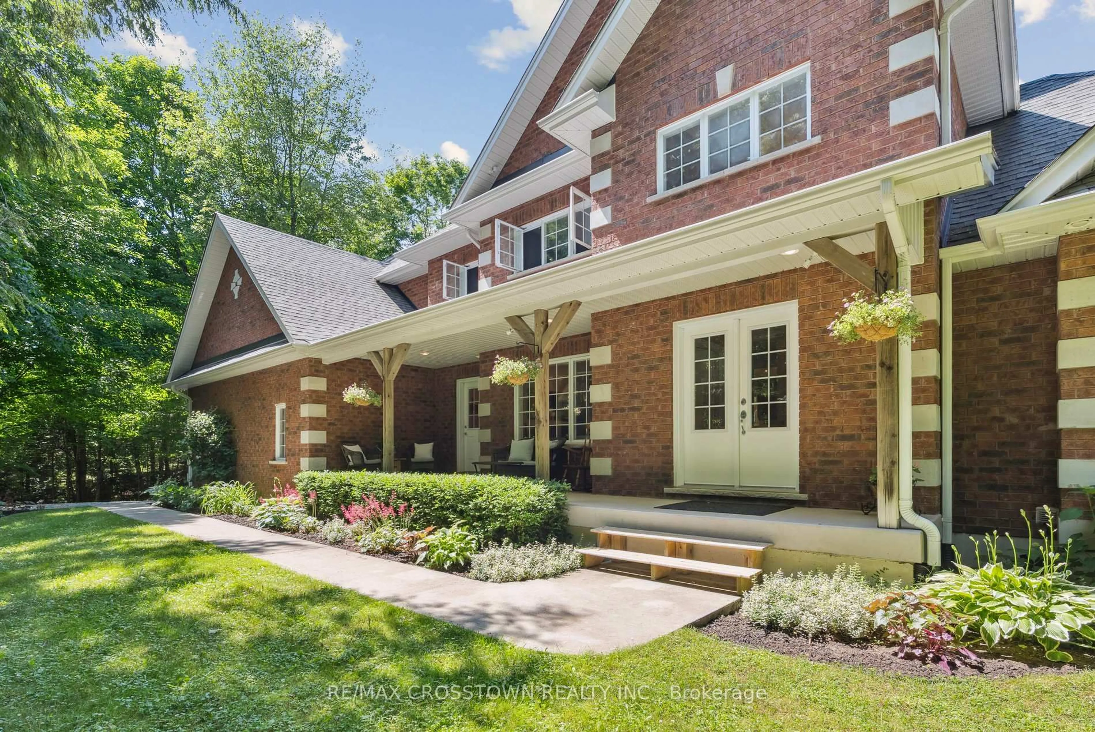 Home with brick exterior material, street for 19 Gillespie Tr, Essa Ontario L3W 0V1