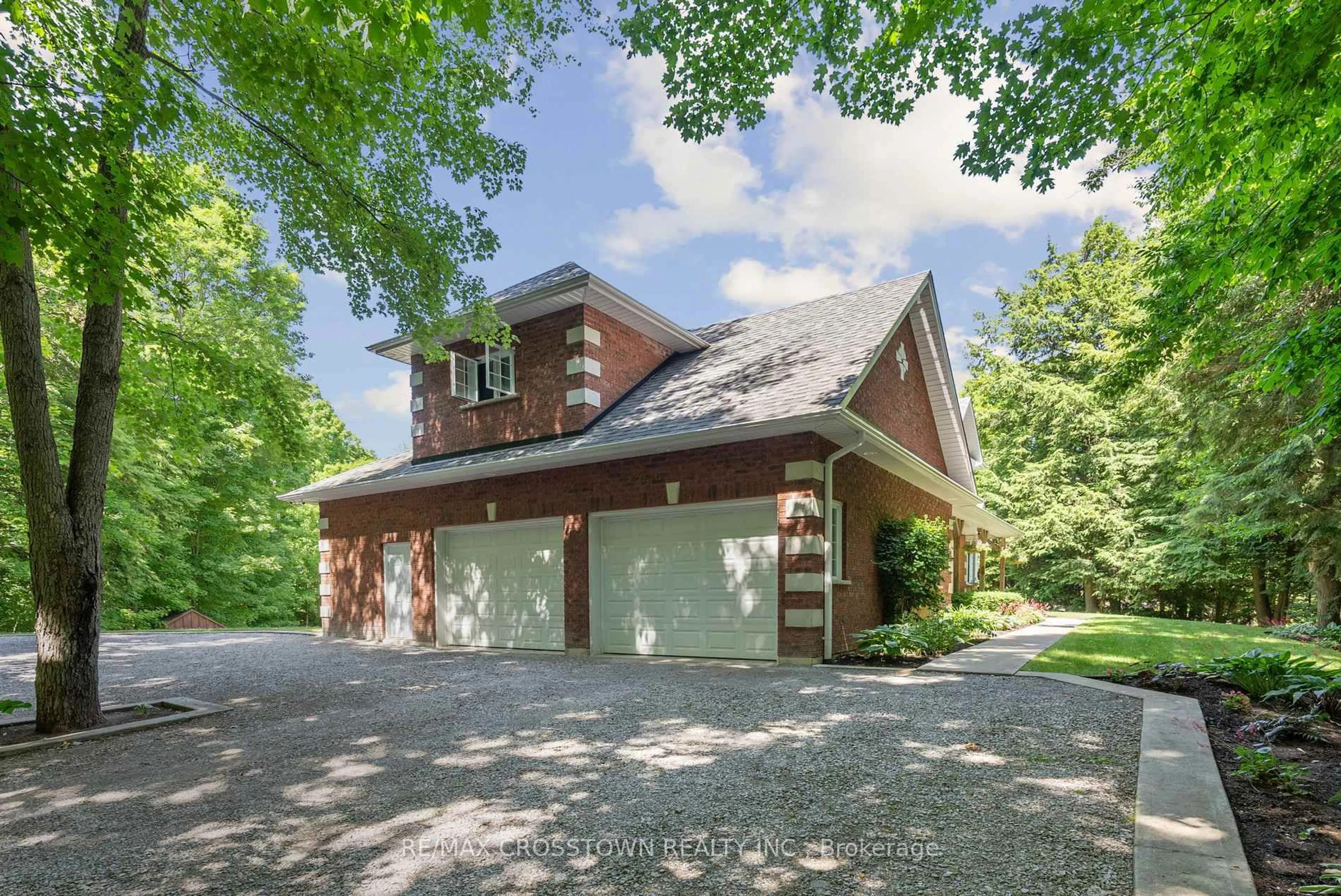 Home with brick exterior material, street for 19 Gillespie Tr, Essa Ontario L3W 0V1