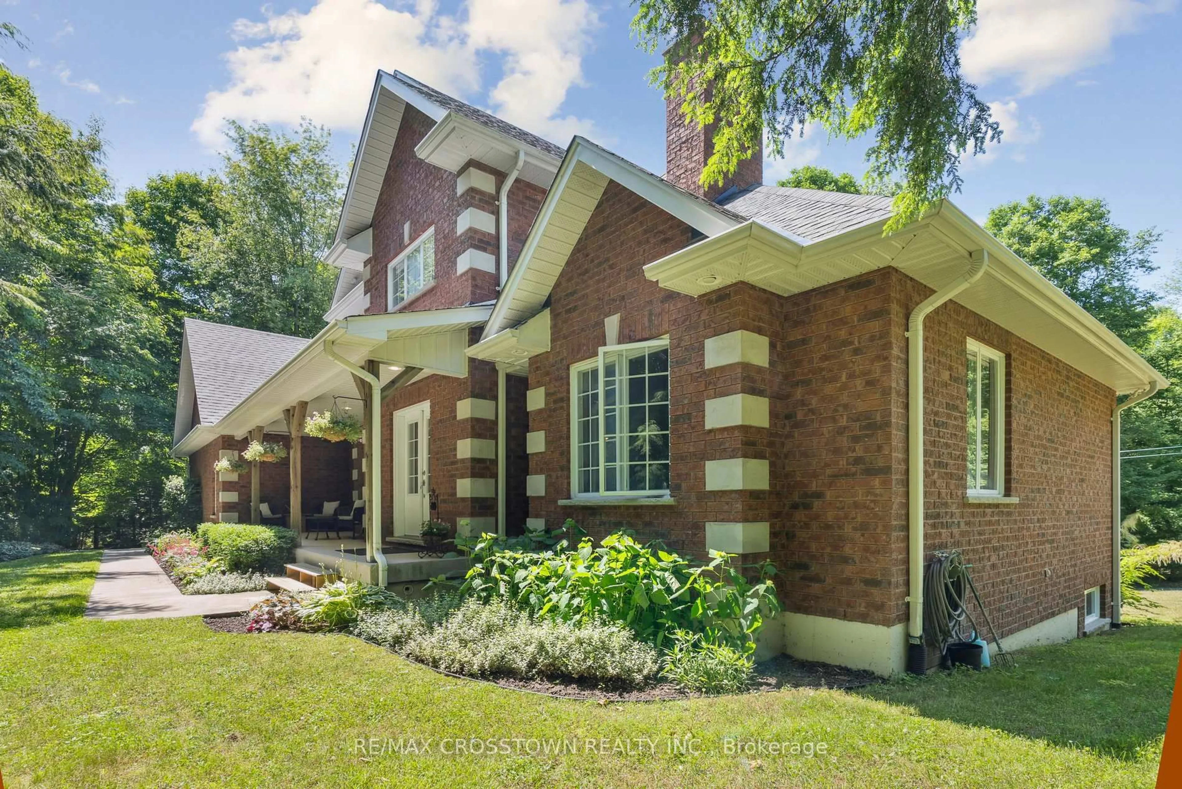 Home with brick exterior material, street for 19 Gillespie Tr, Essa Ontario L3W 0V1
