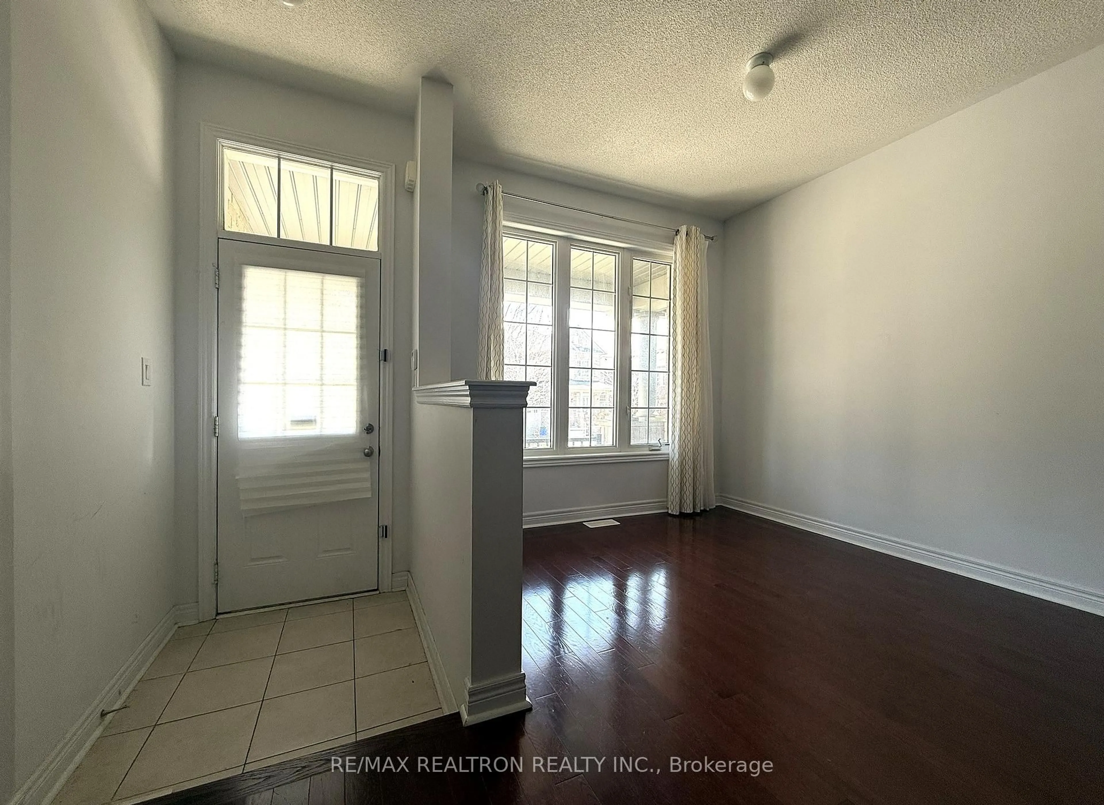 Unknown for 8 James Glover Dr, Markham Ontario L6C 0W1