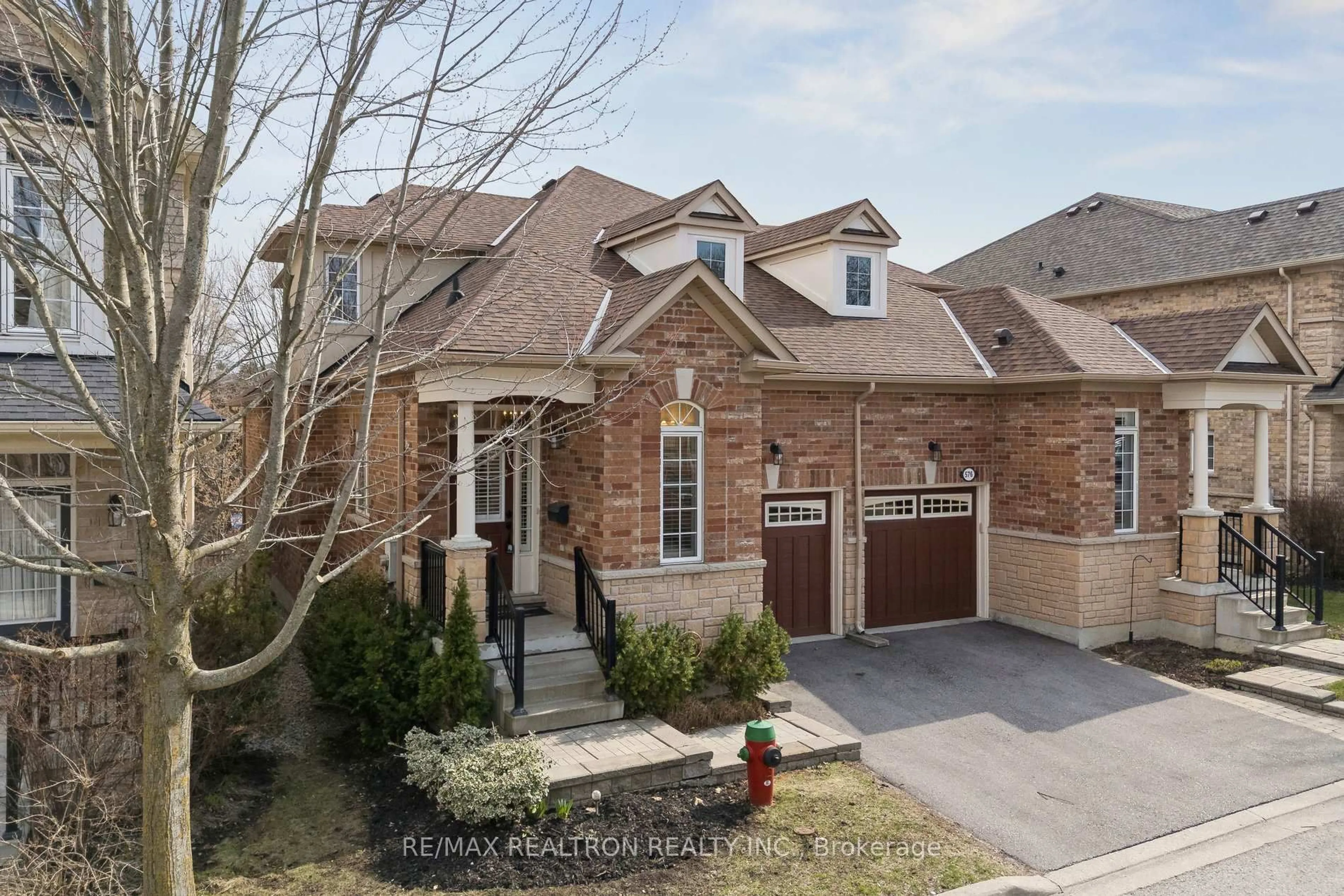 Home with brick exterior material, street for 578 Tapestry Lane #14, Newmarket Ontario L3X 3C9