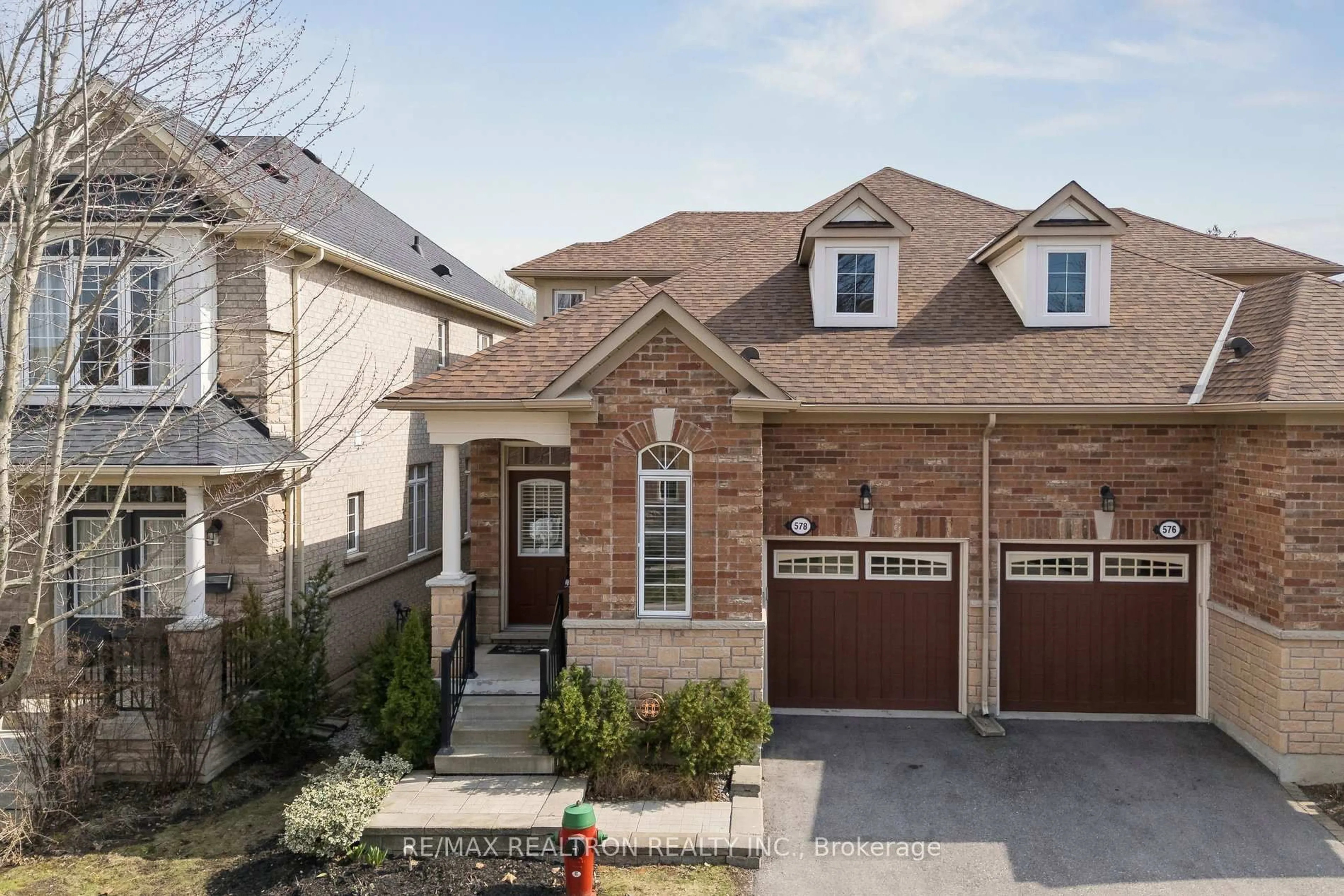Home with brick exterior material, street for 578 Tapestry Lane #14, Newmarket Ontario L3X 3C9